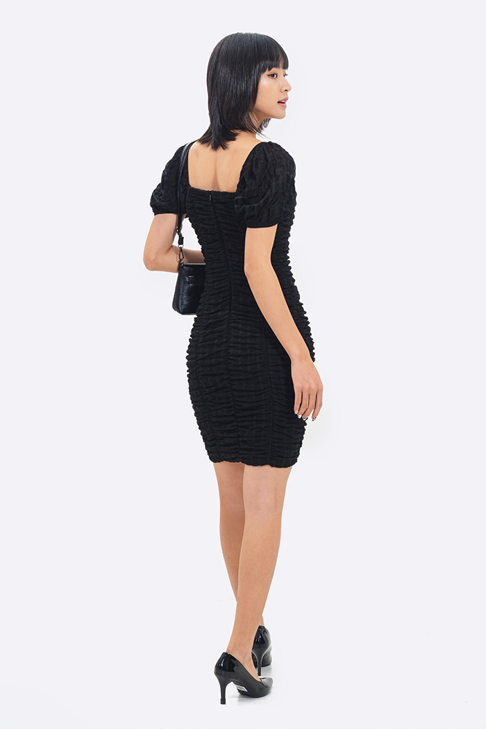 Đầm ôm body cổ vuông xốp