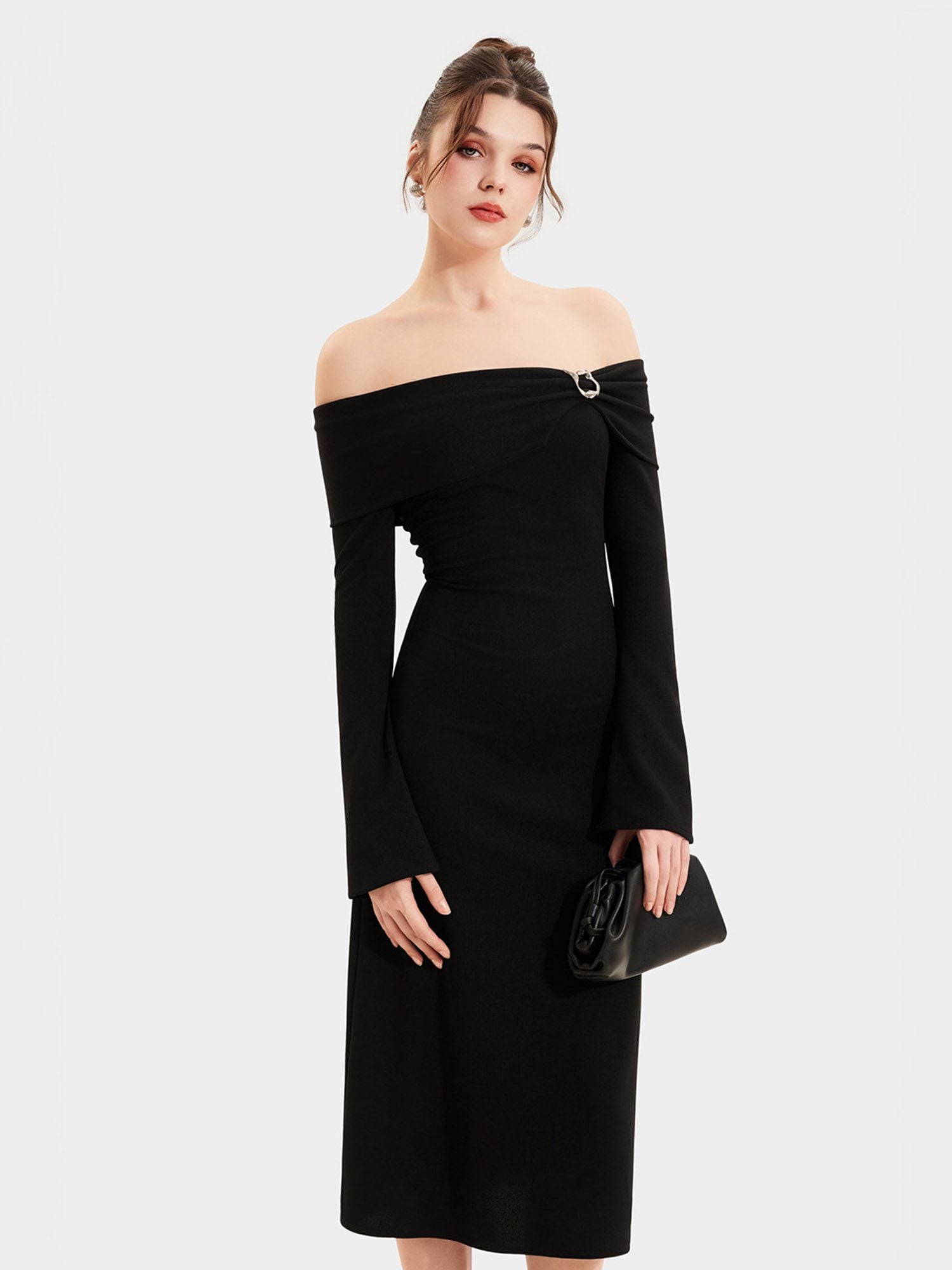  Đầm midi form ôm tay dài bẹt vai đính khoen 