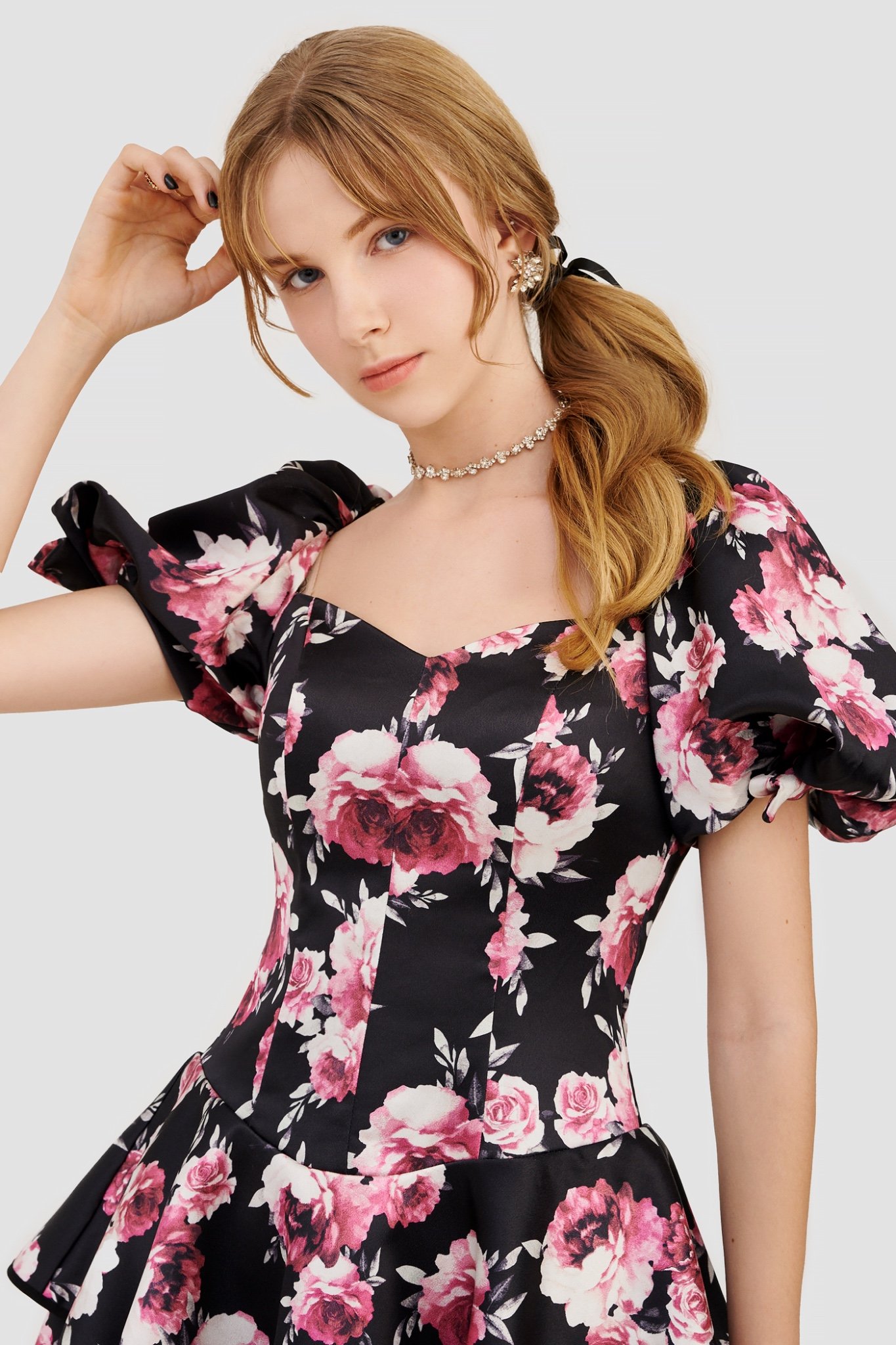 Đầm tay nhấn nơ 2 tầng hoạ tiết hoa