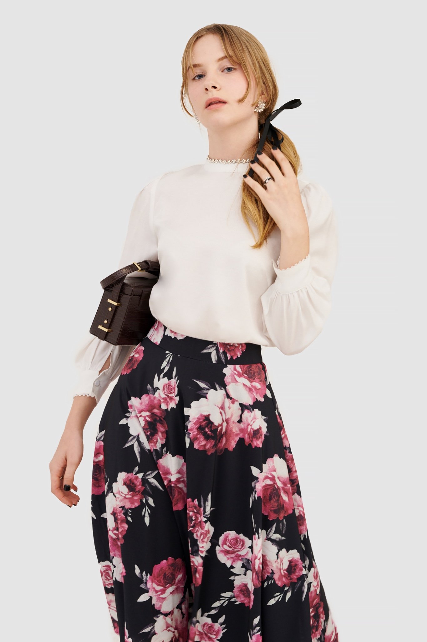 Váy midi hoạ tiết hoa hồng