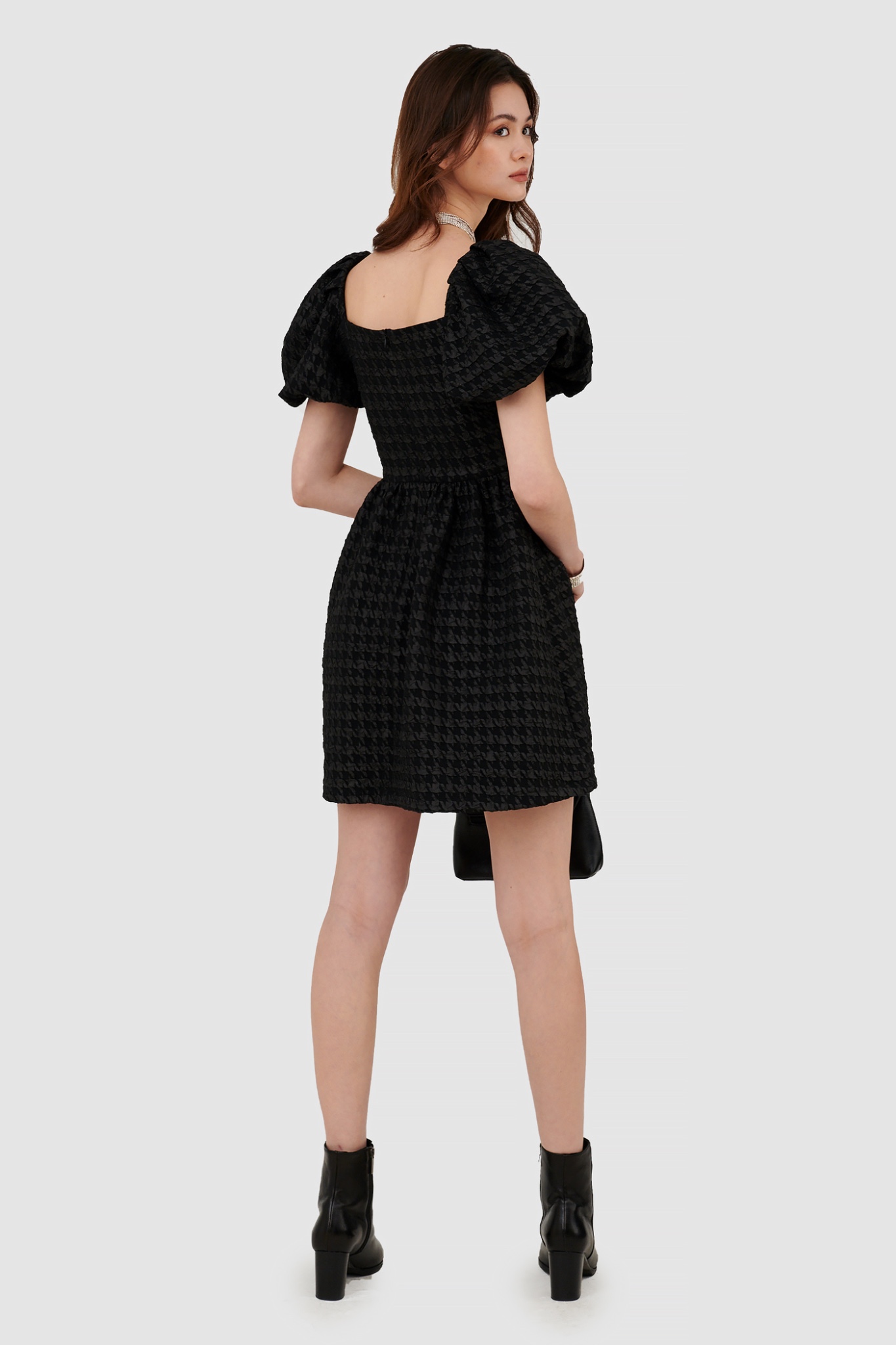 Đầm tay phồng hoạ tiết houndstooth