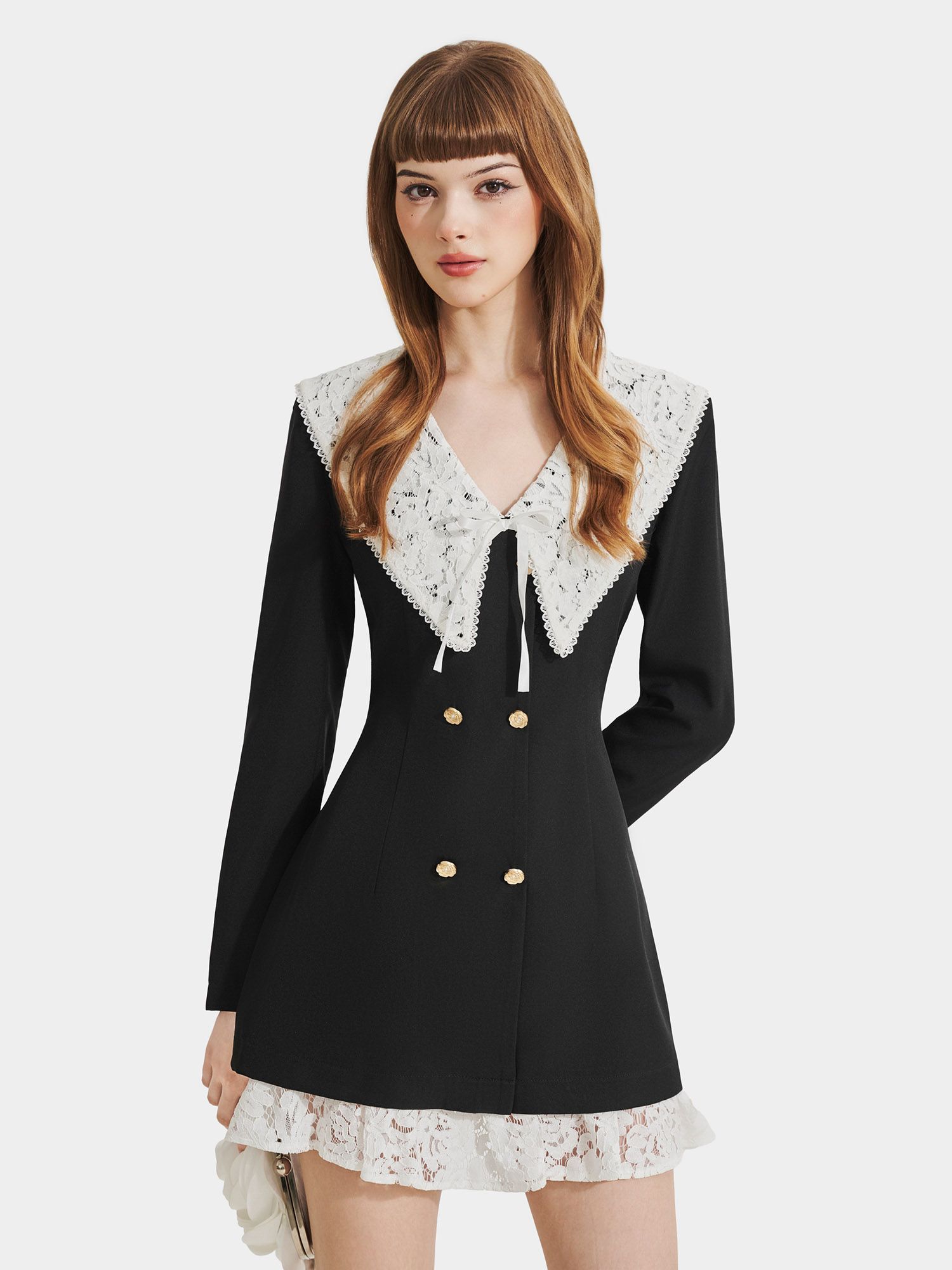  Đầm mini tay dài phối ren đính nút 