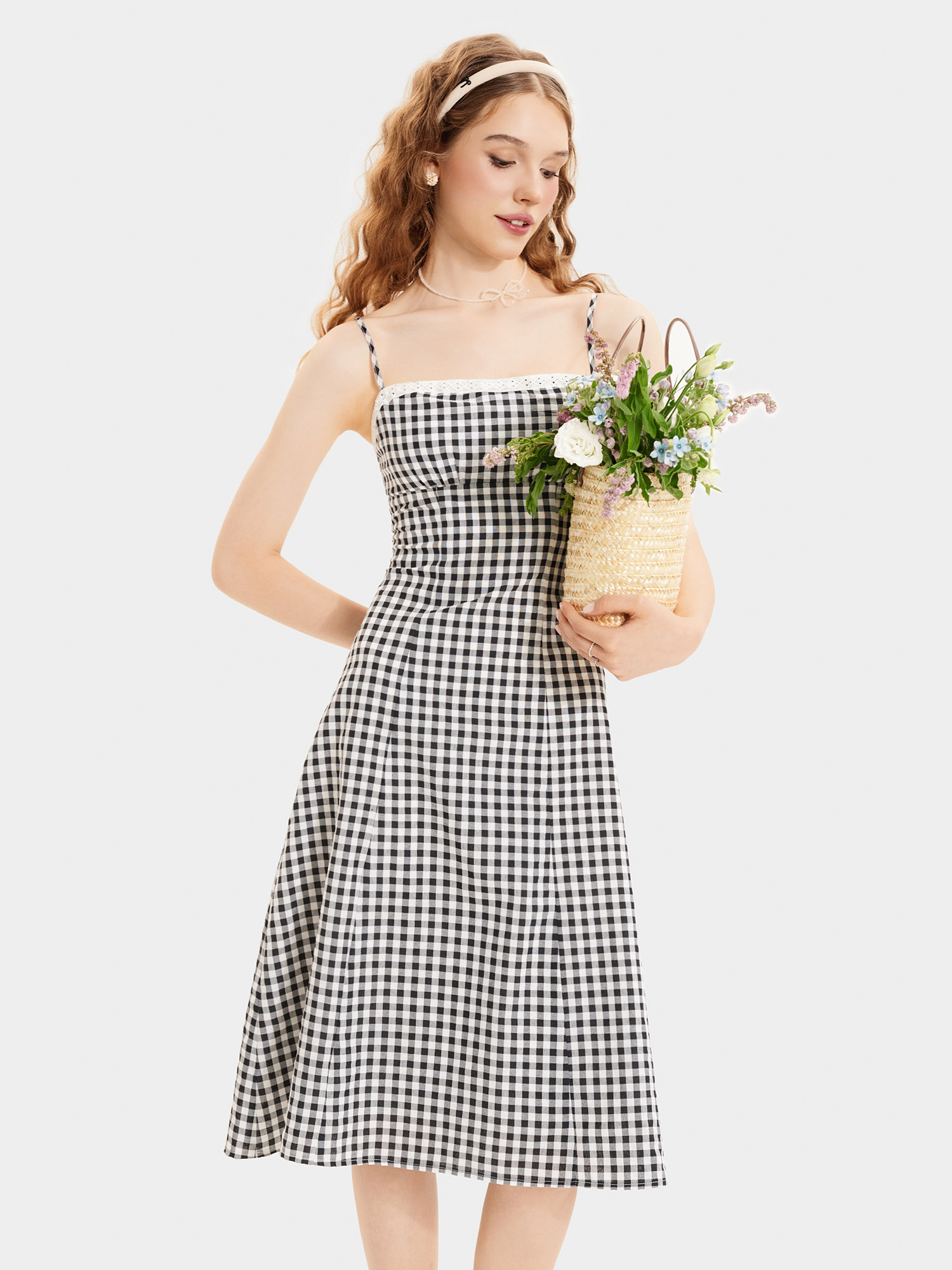 Đầm midi 2 dây caro phối viền ren