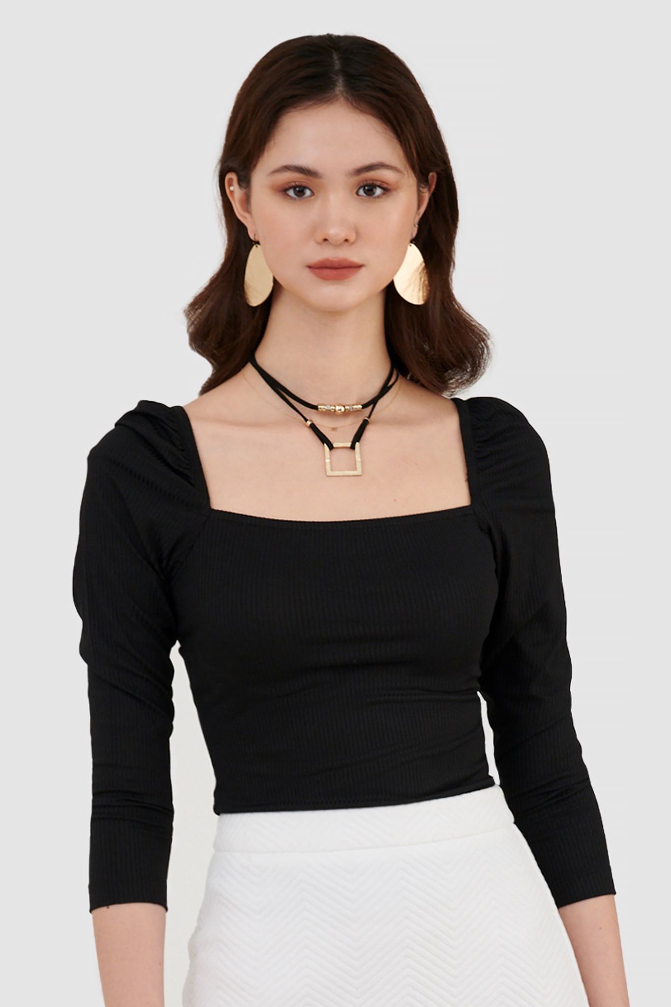 Áo thun gân cổ vuông