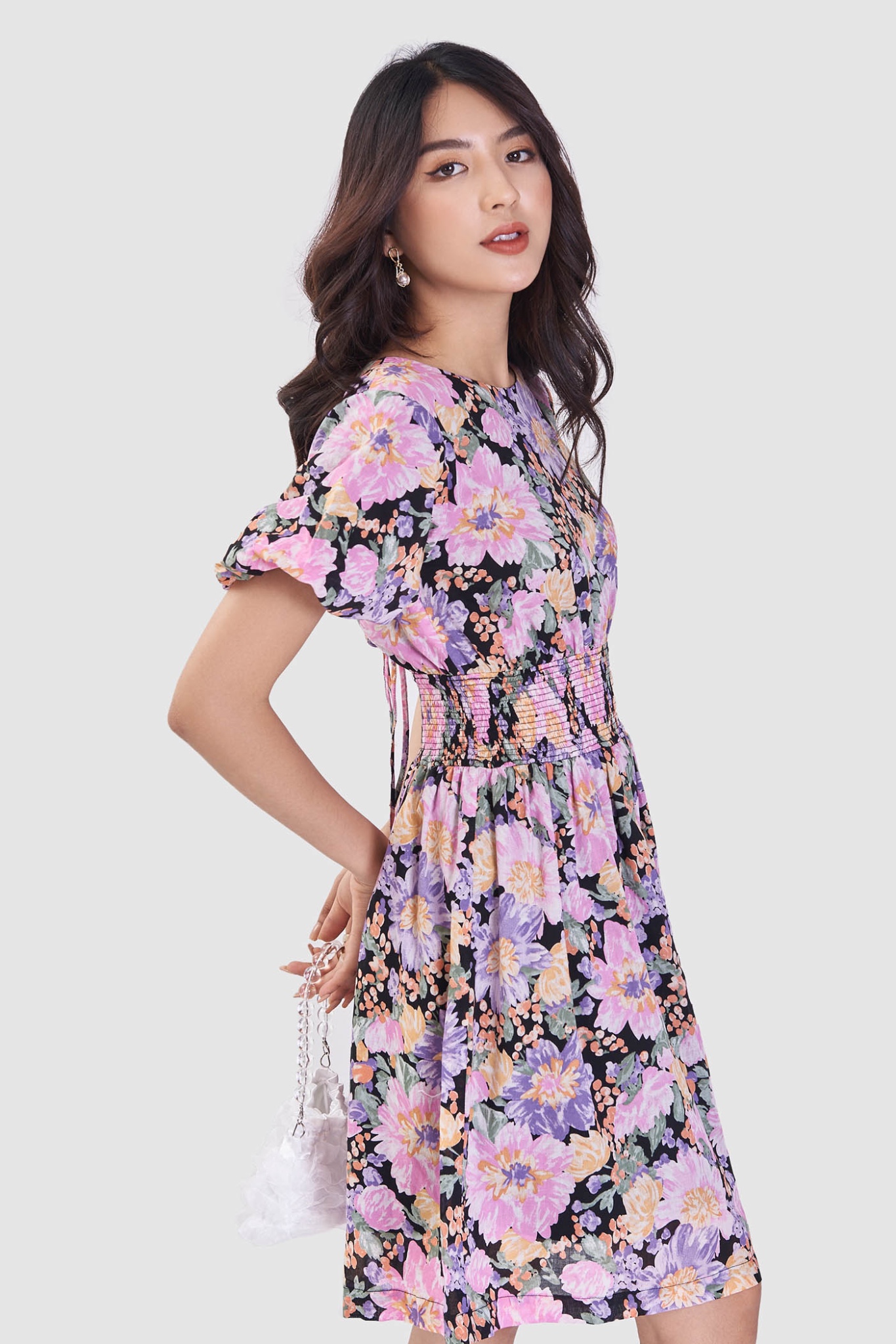 Đầm họa tiết hoa smocking eo thắt nơ lưng
