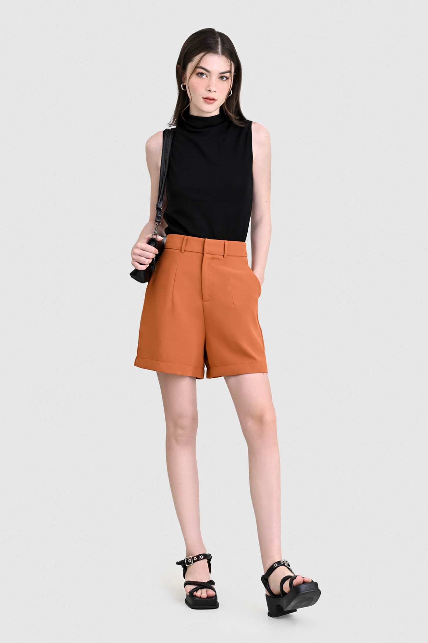 Áo thun sát nách cổ lọ