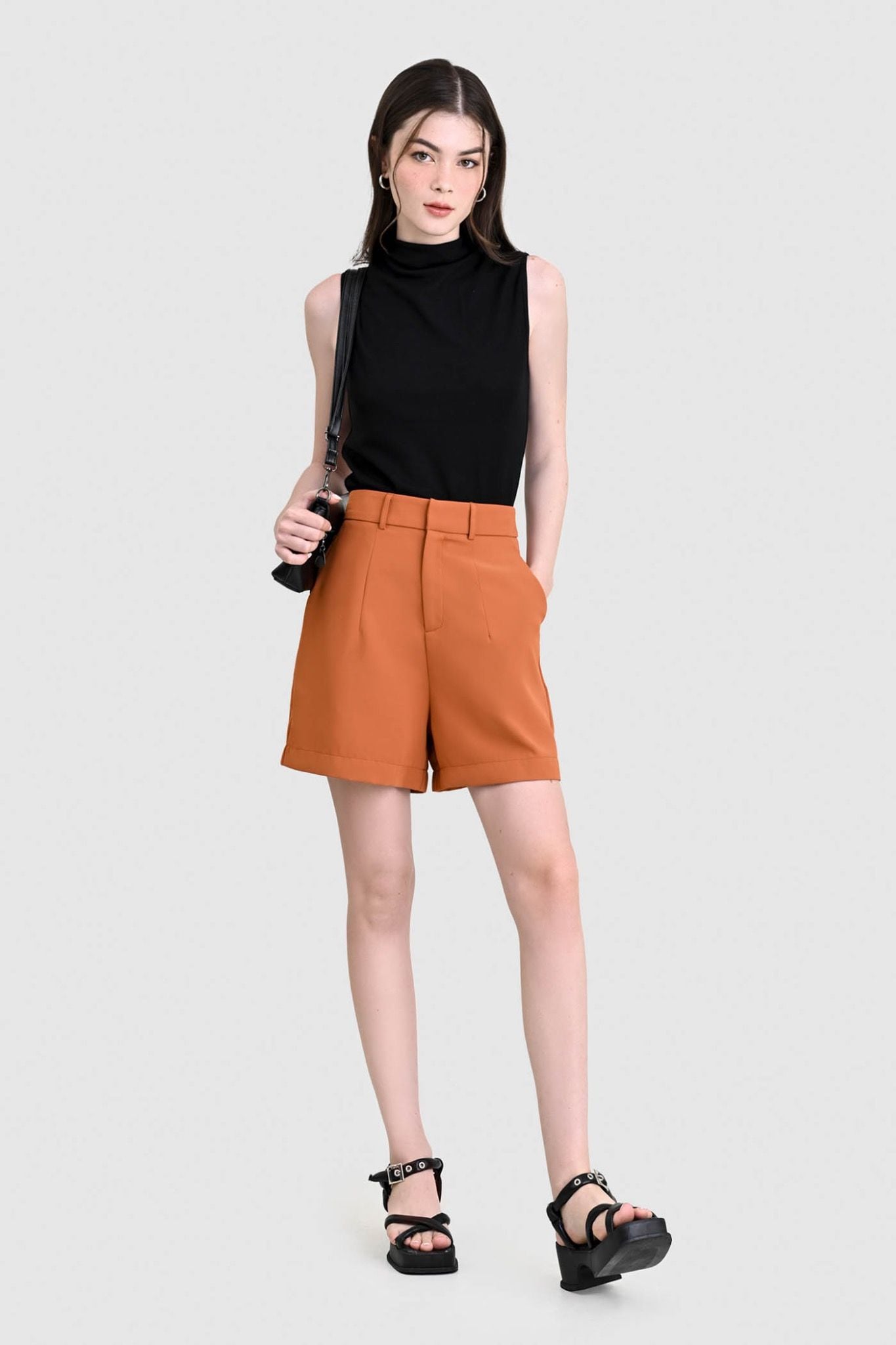  Áo thun sát nách cổ lọ 