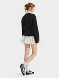  Áo sweater phối cổ sơ mi in chữ 
