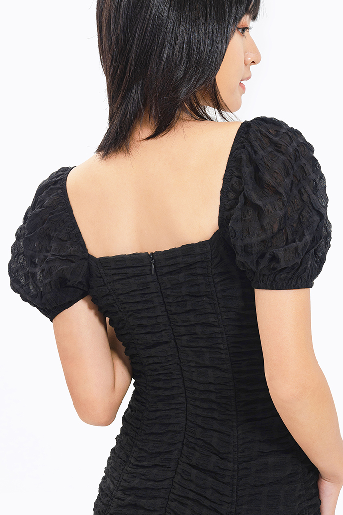 Đầm ôm body cổ vuông xốp