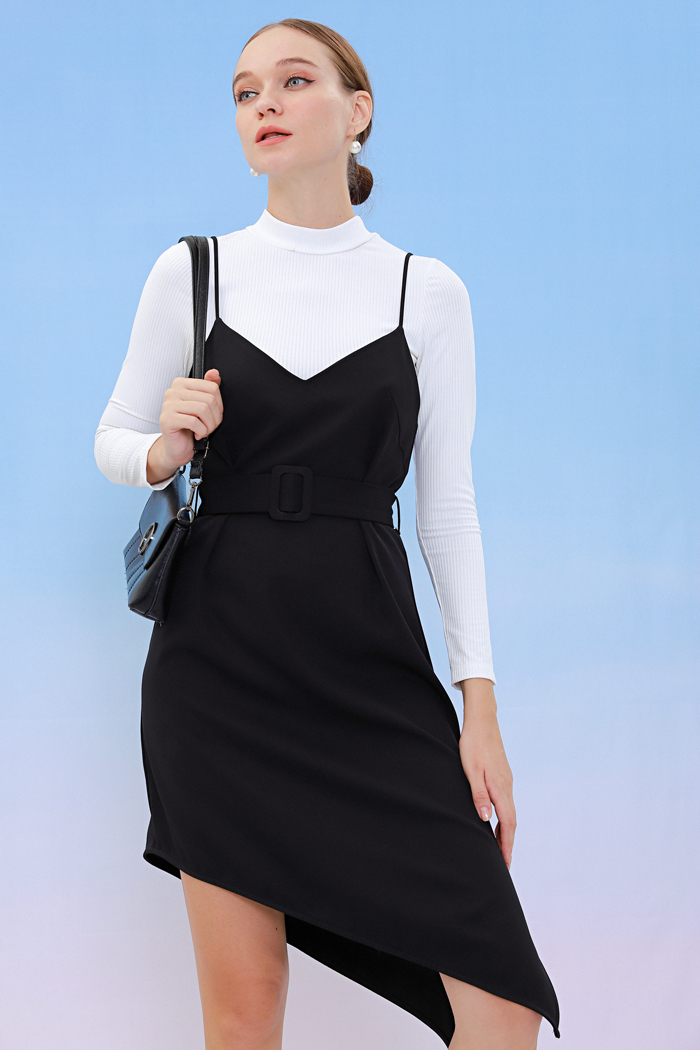 Đầm 2 dây kèm nịch