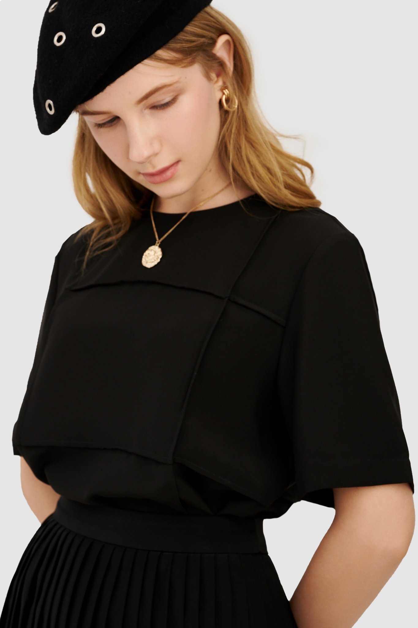 Áo blouse dây kéo sắt
