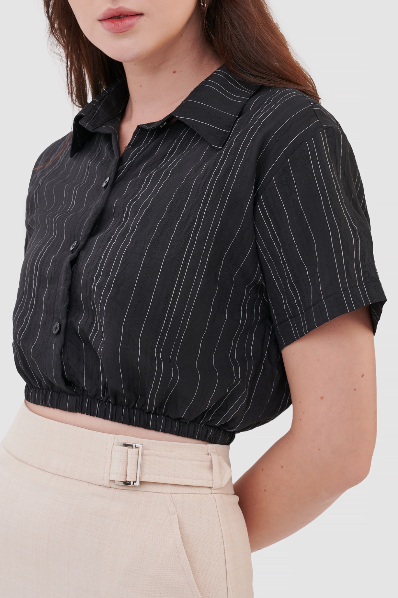 Áo sơ mi crop nhún eo
