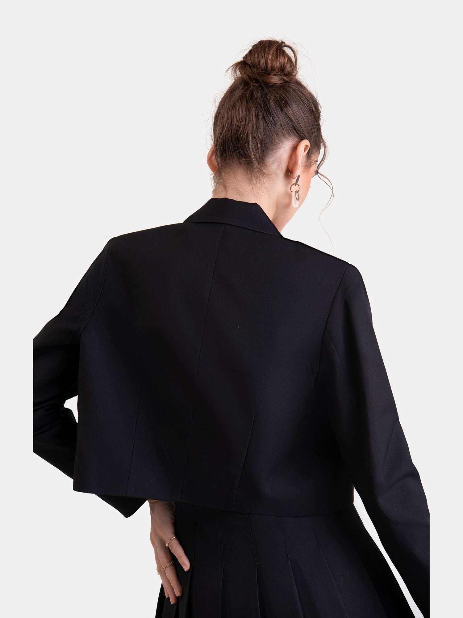 Áo cropped blazer tay dài cài nút