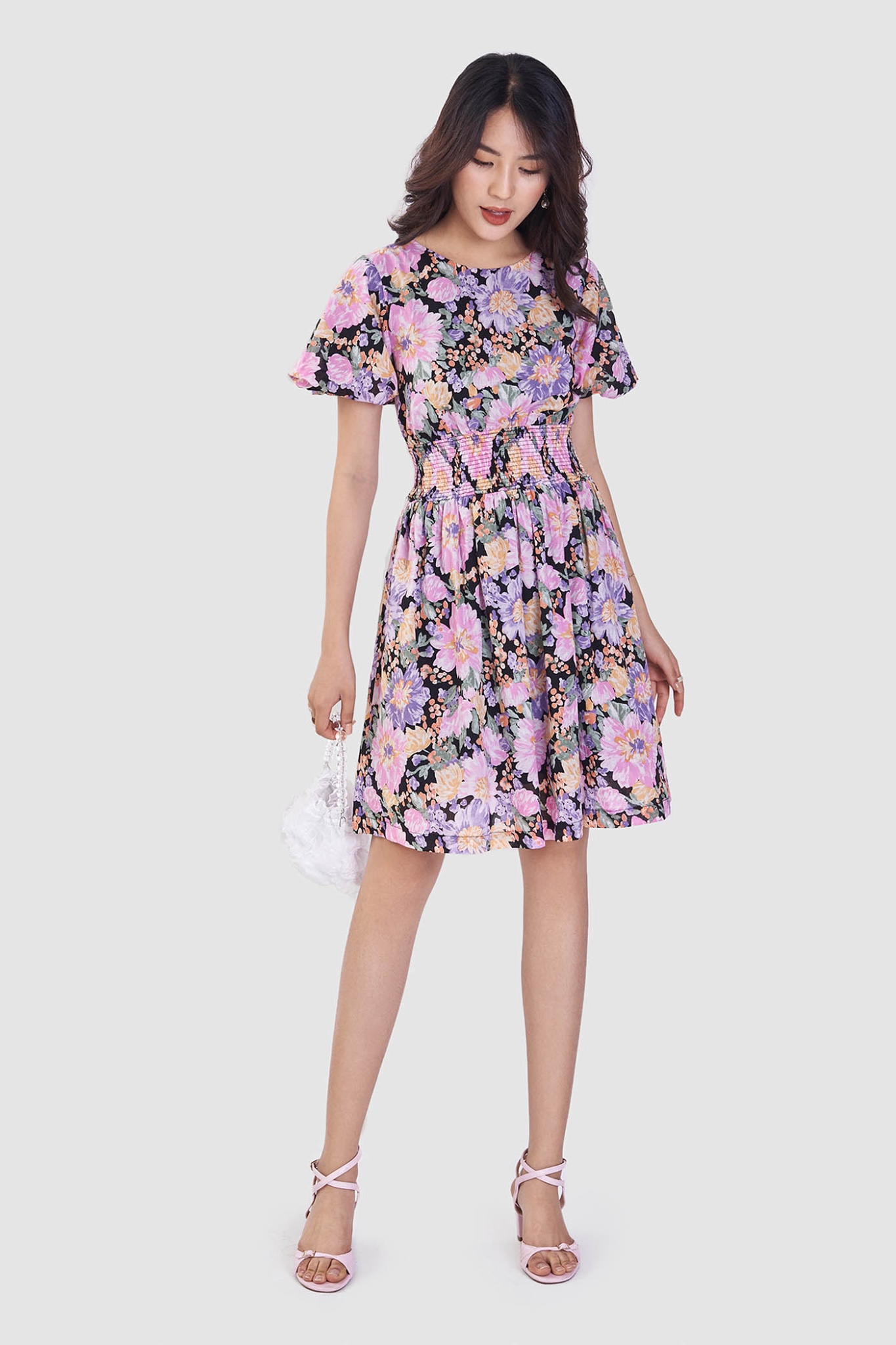 Đầm họa tiết hoa smocking eo thắt nơ lưng