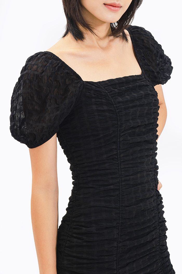 Đầm ôm body cổ vuông xốp