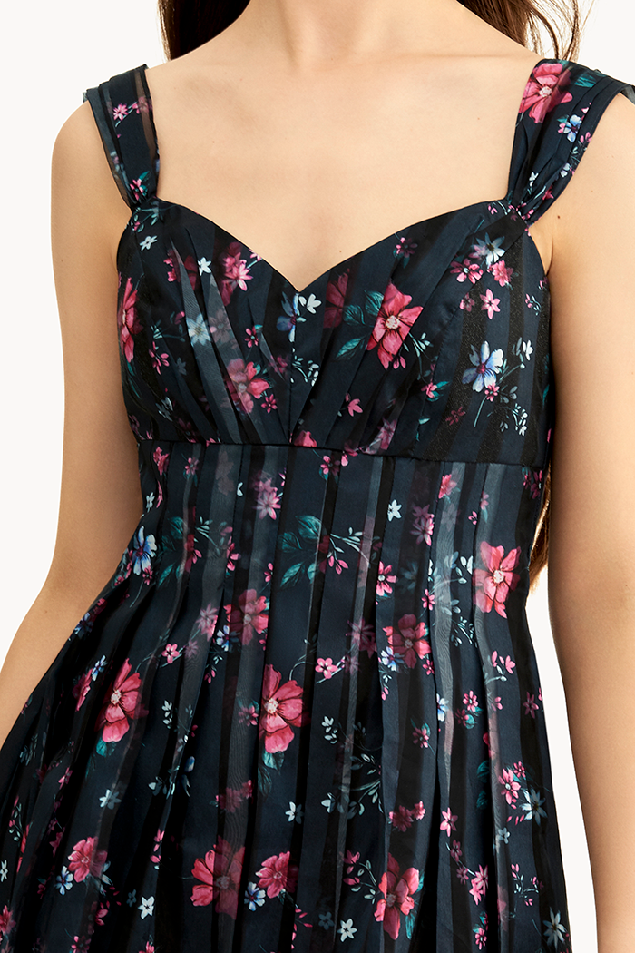 Đầm hoa văn sheer 2 dây