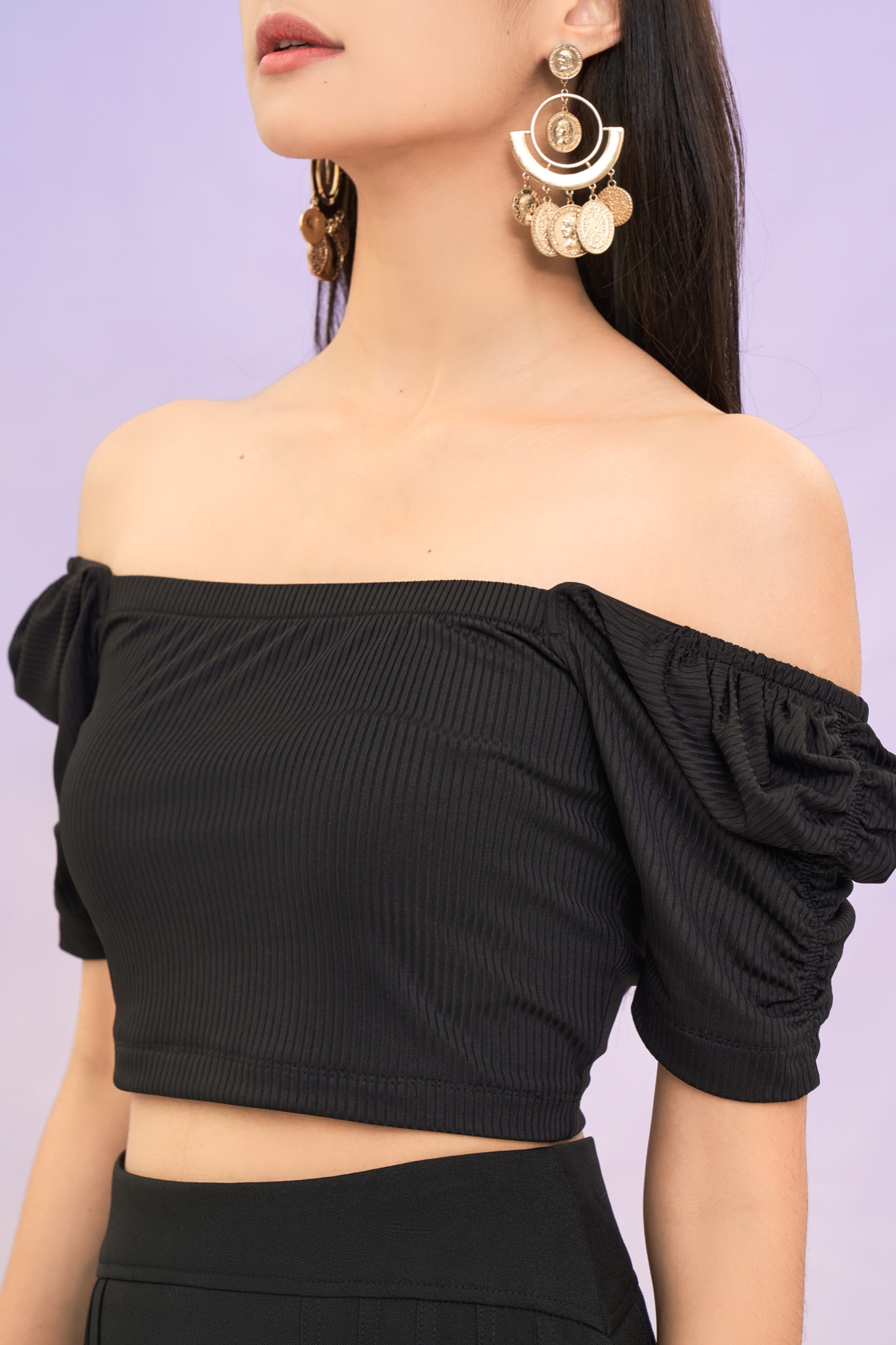 Áo thun gân croptop cổ vuông nhún vai