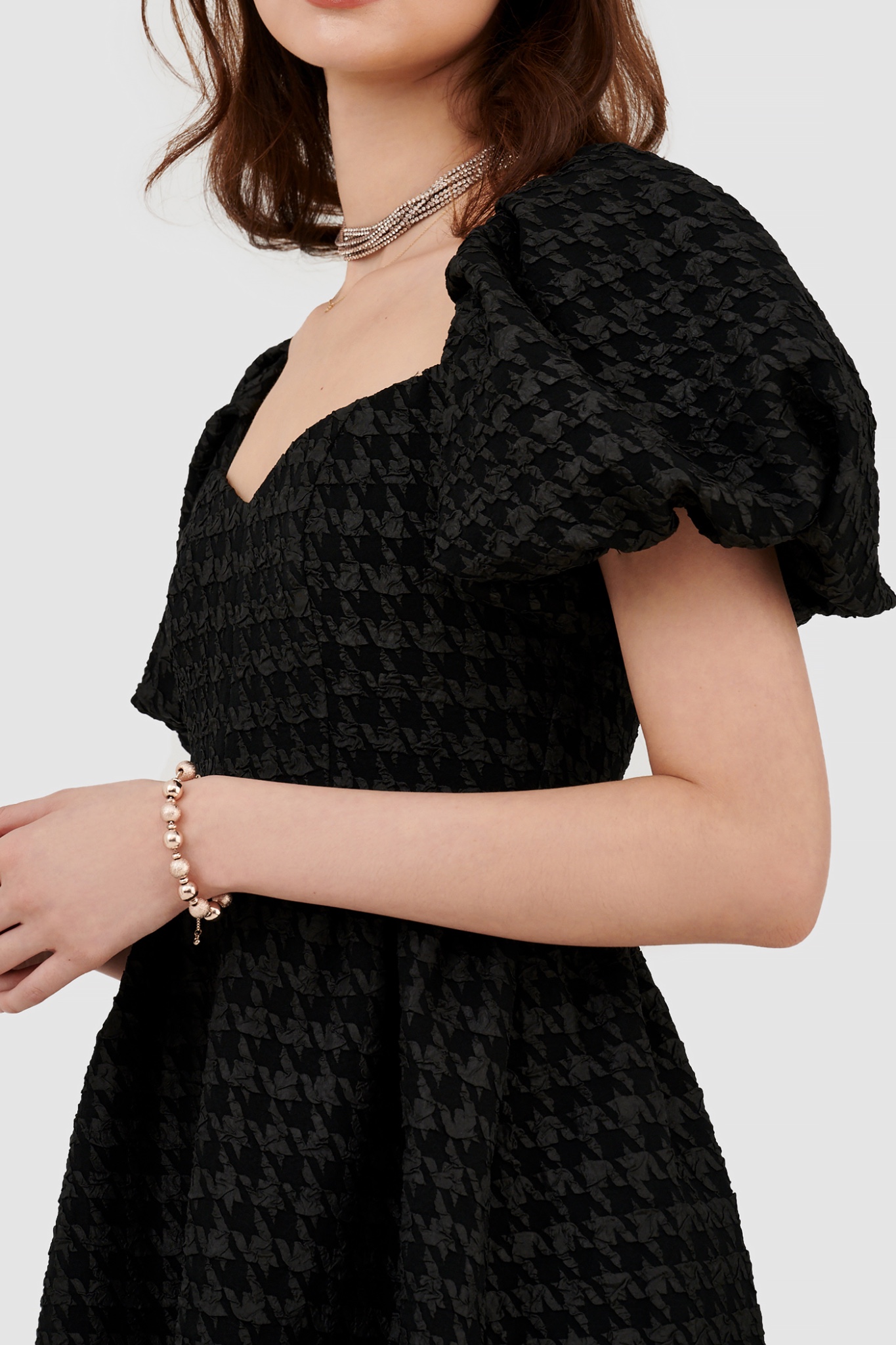 Đầm tay phồng hoạ tiết houndstooth