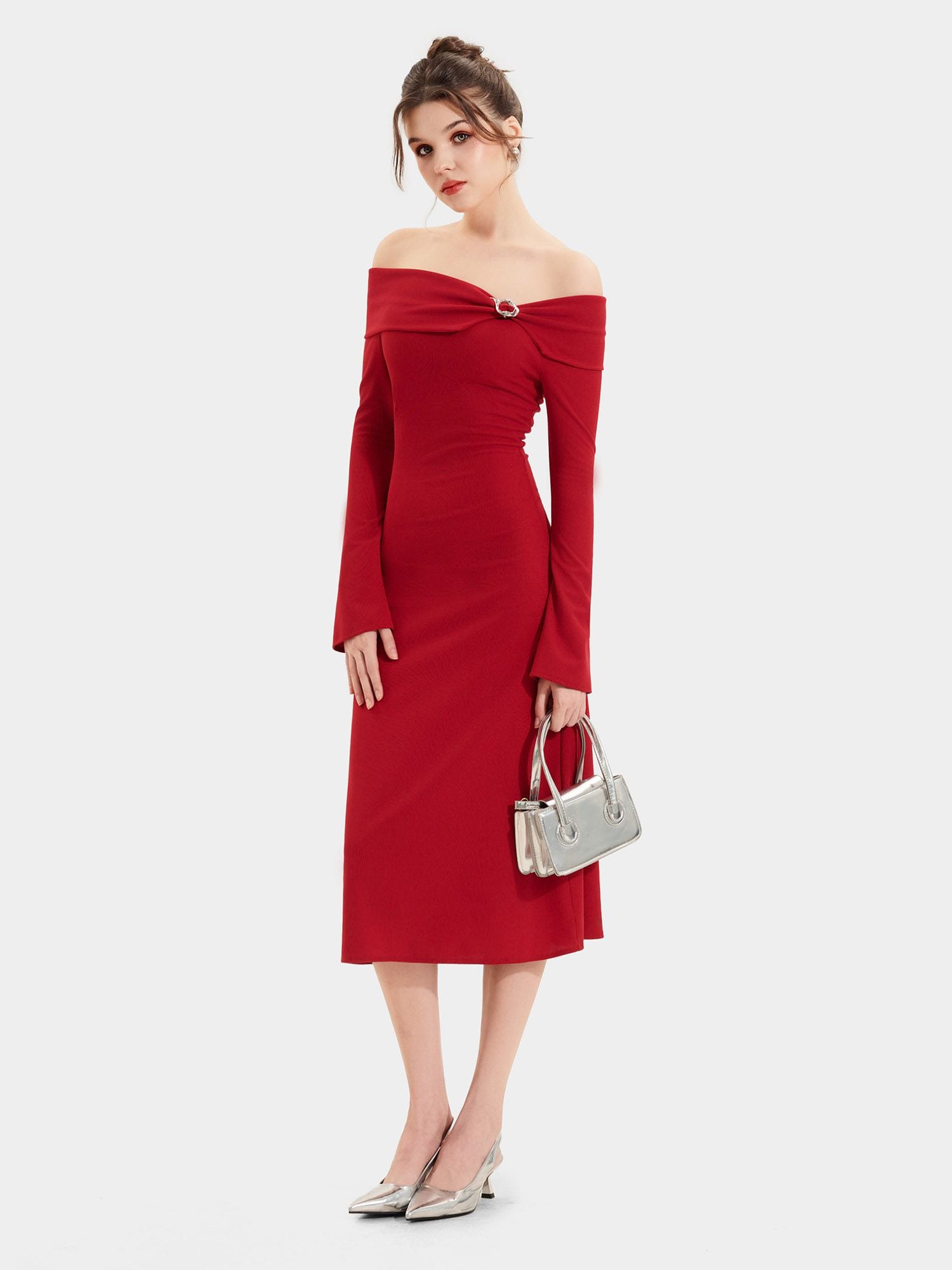  Đầm midi form ôm tay dài bẹt vai đính khoen 