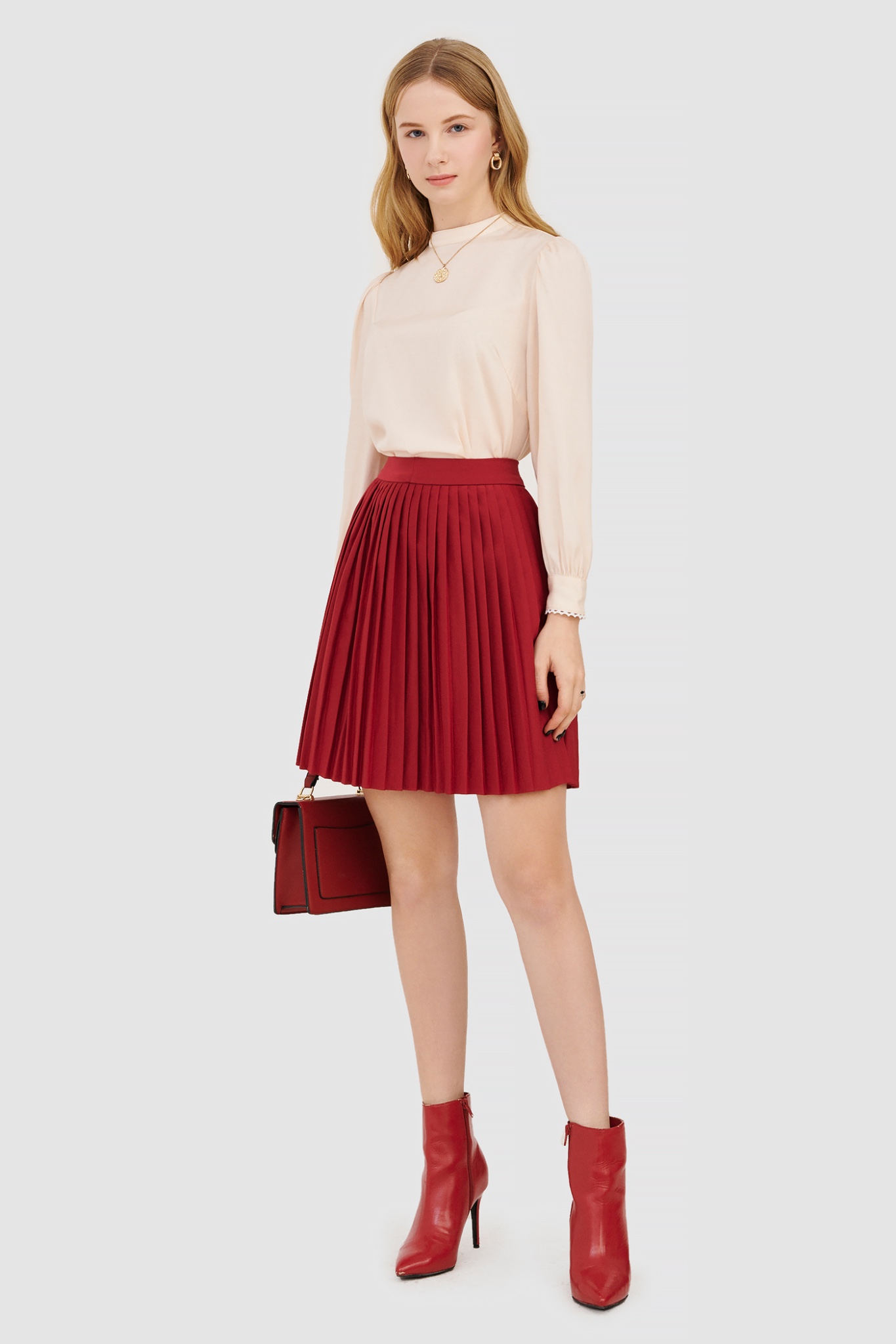 Váy satin mini dập ly