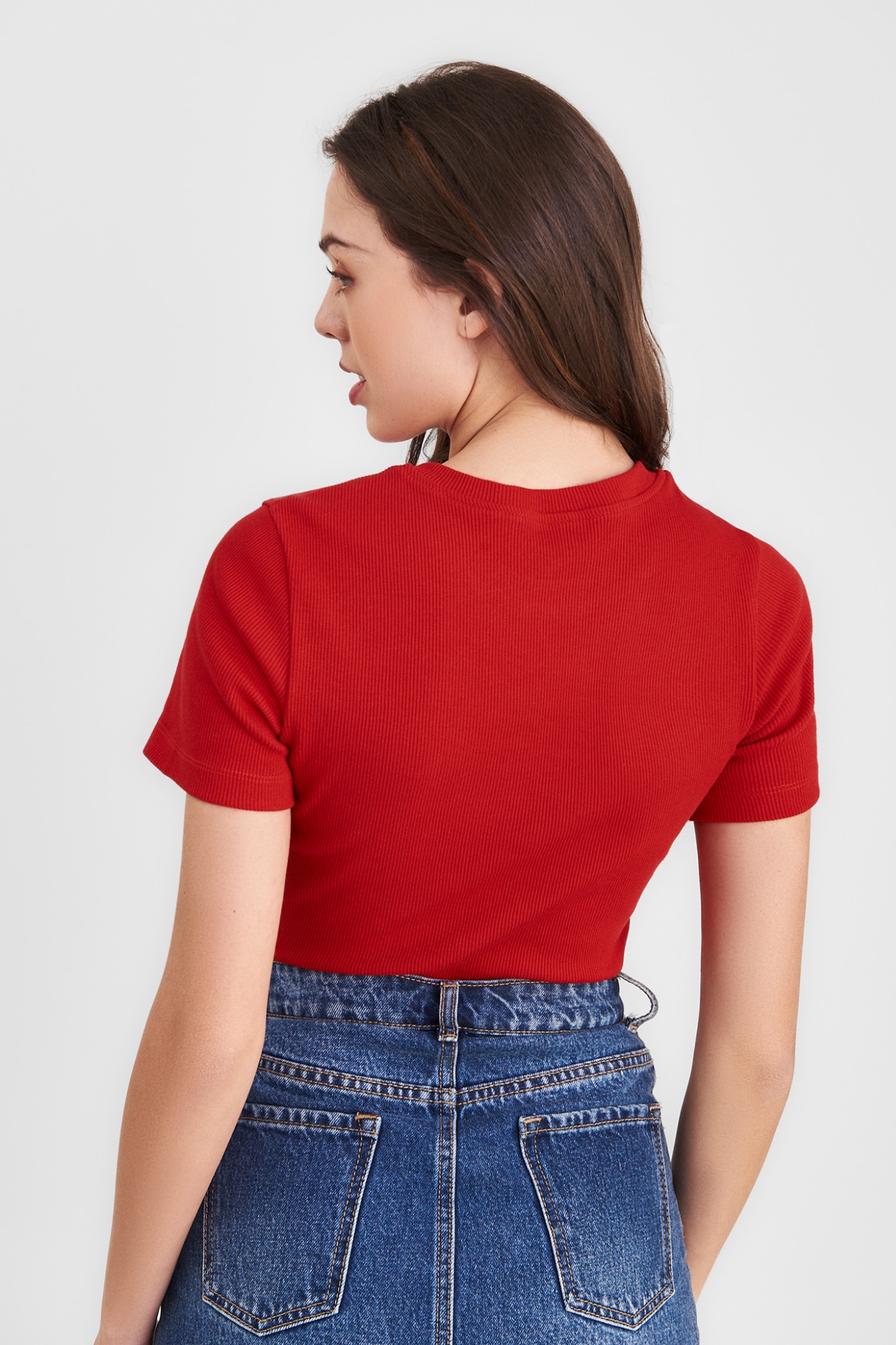 Áo thun cổ tròn form ôm