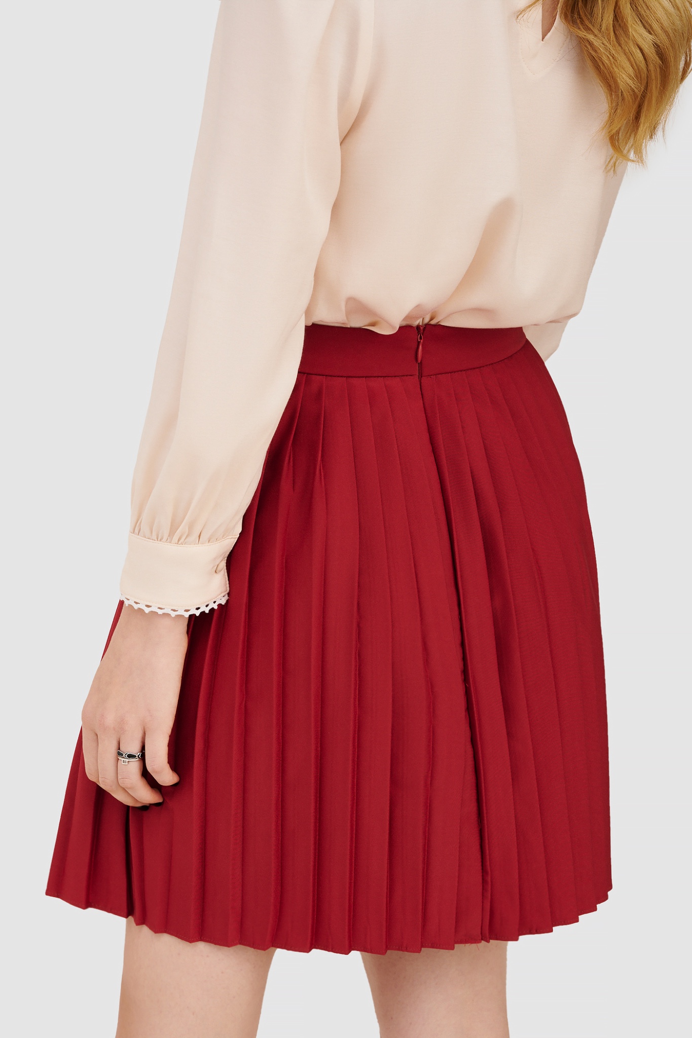 Váy satin mini dập ly