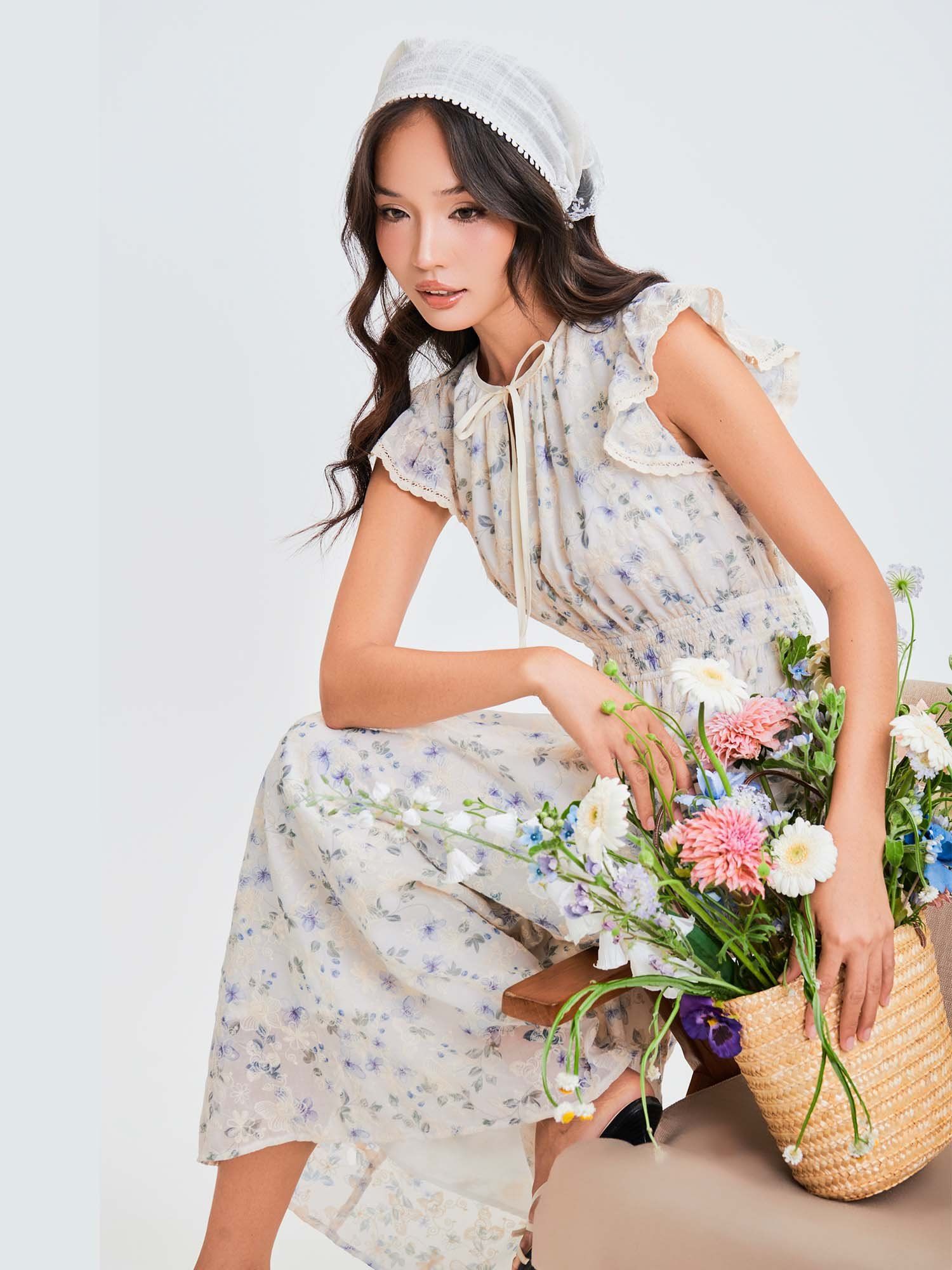 Đầm midi tơ thêu tay cánh tiên thắt nơ cổ nhún thun eo 