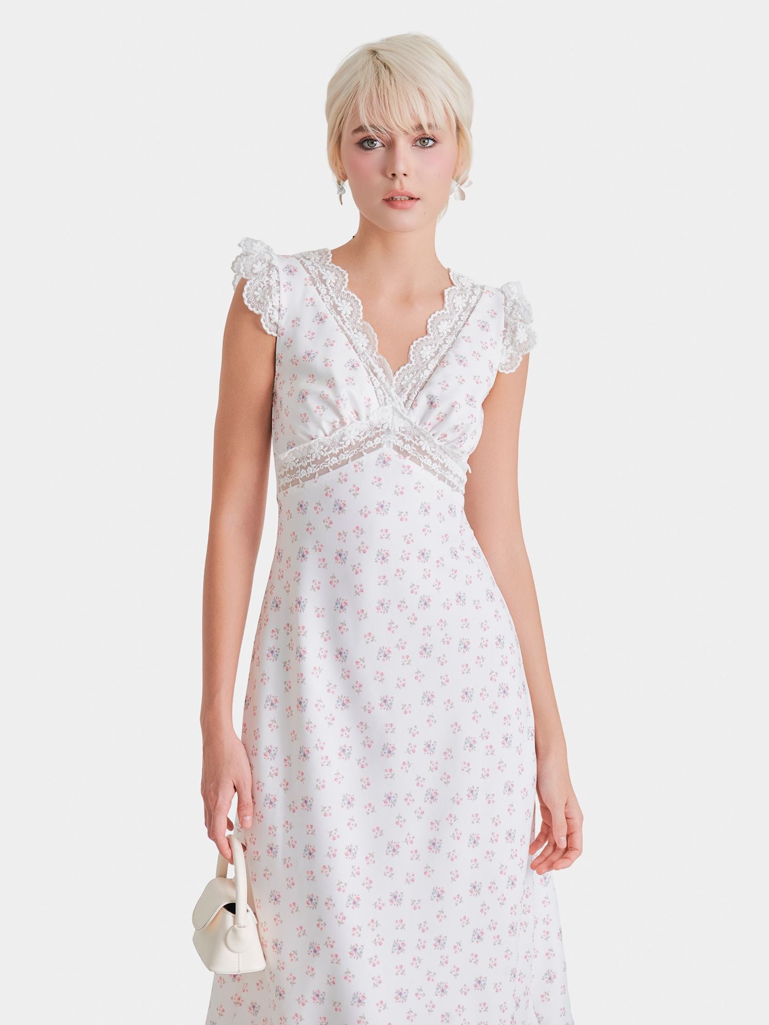  Đầm midi họa tiết hoa cổ V phối ren 