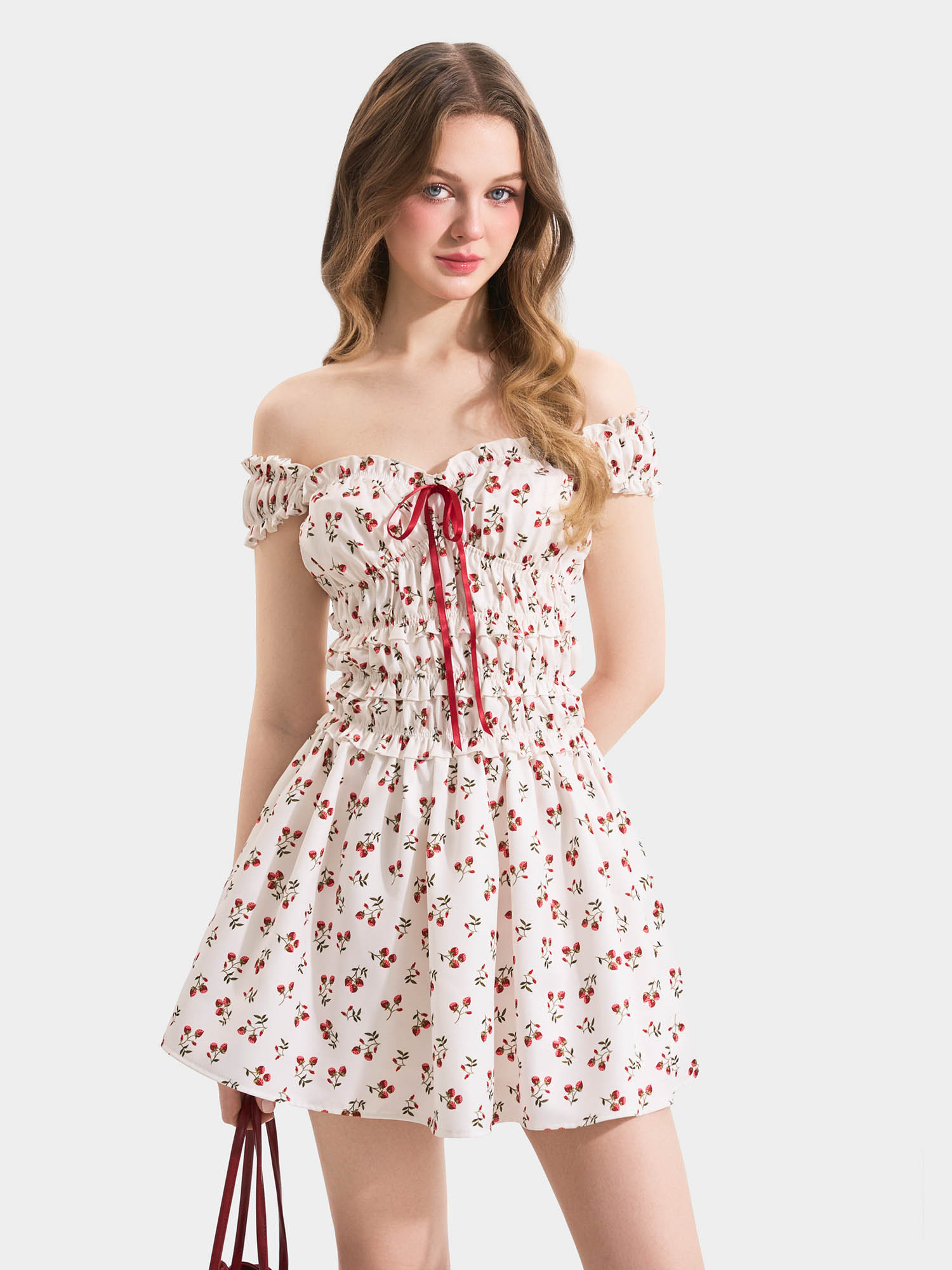 Đầm mini sát nách smocking in họa tiết berry