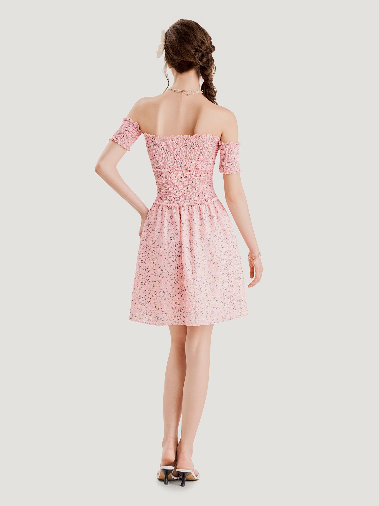  Đầm hoa mini bẹt vai smocking 