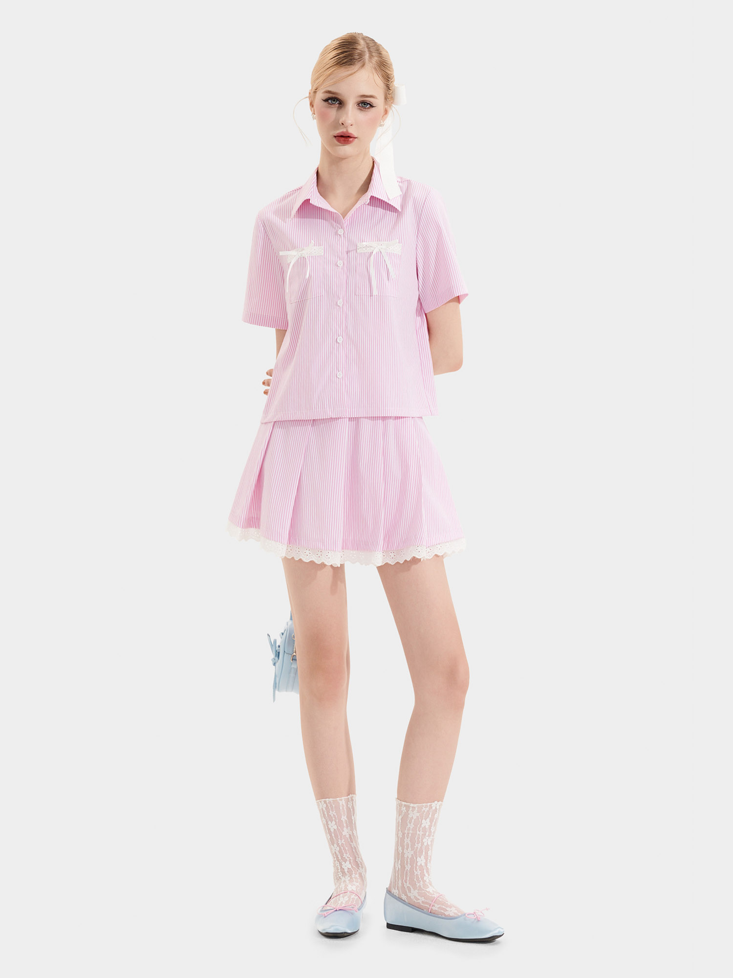 Váy mini sọc xếp li phối ren