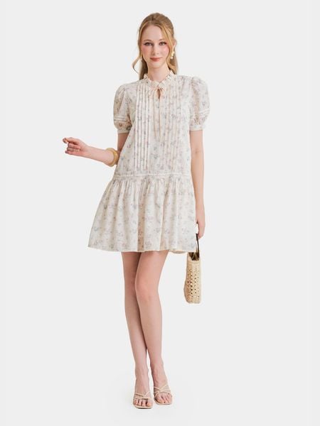  Đầm mini tơ thêu họa tiết form suông xếp li thân trước 