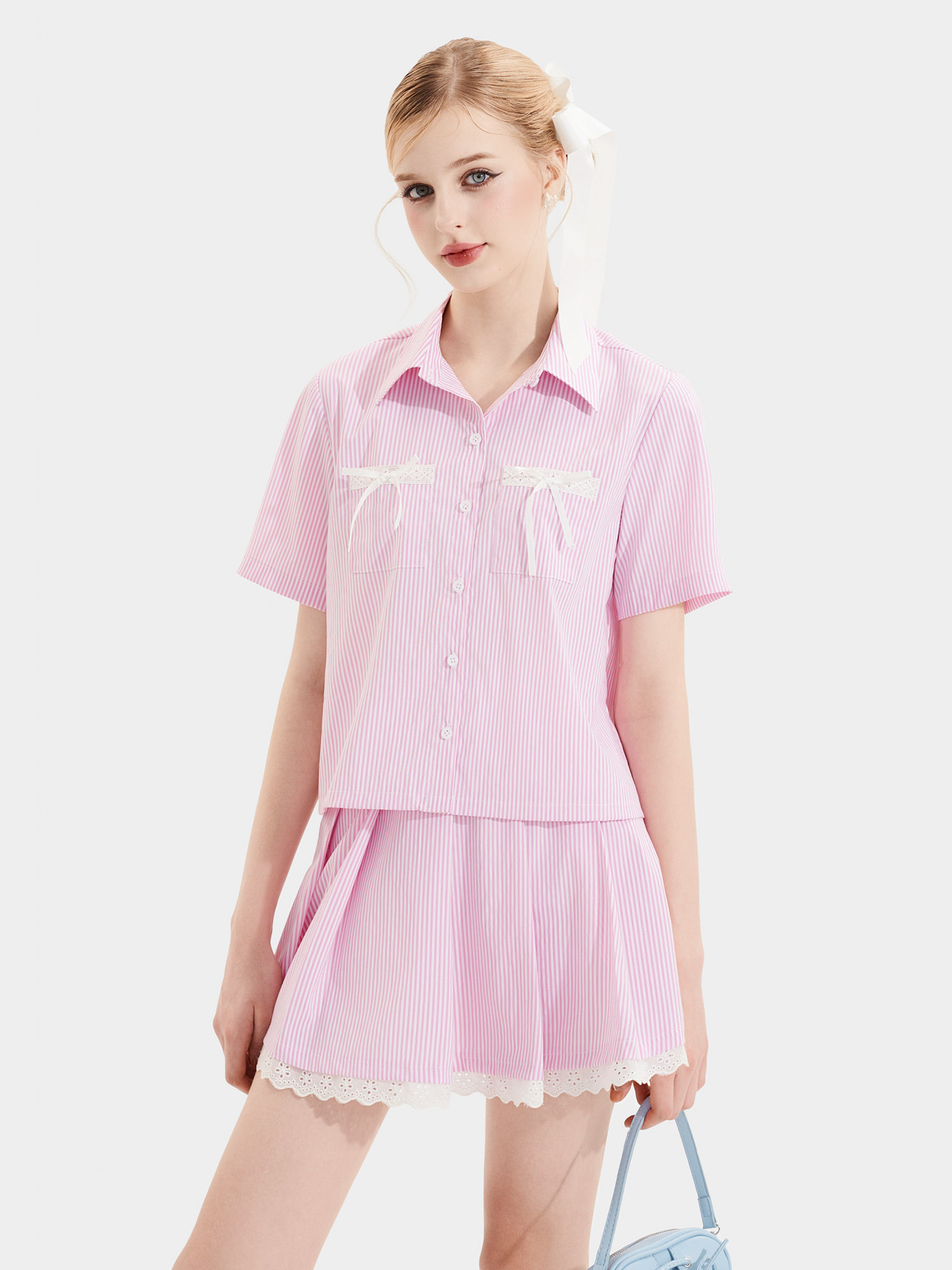 Áo sơ mi croptop 2 túi trước đính nơ