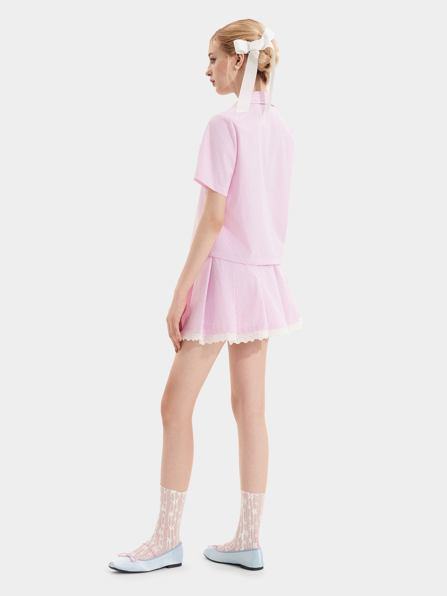  Áo sơ mi croptop 2 túi trước đính nơ 