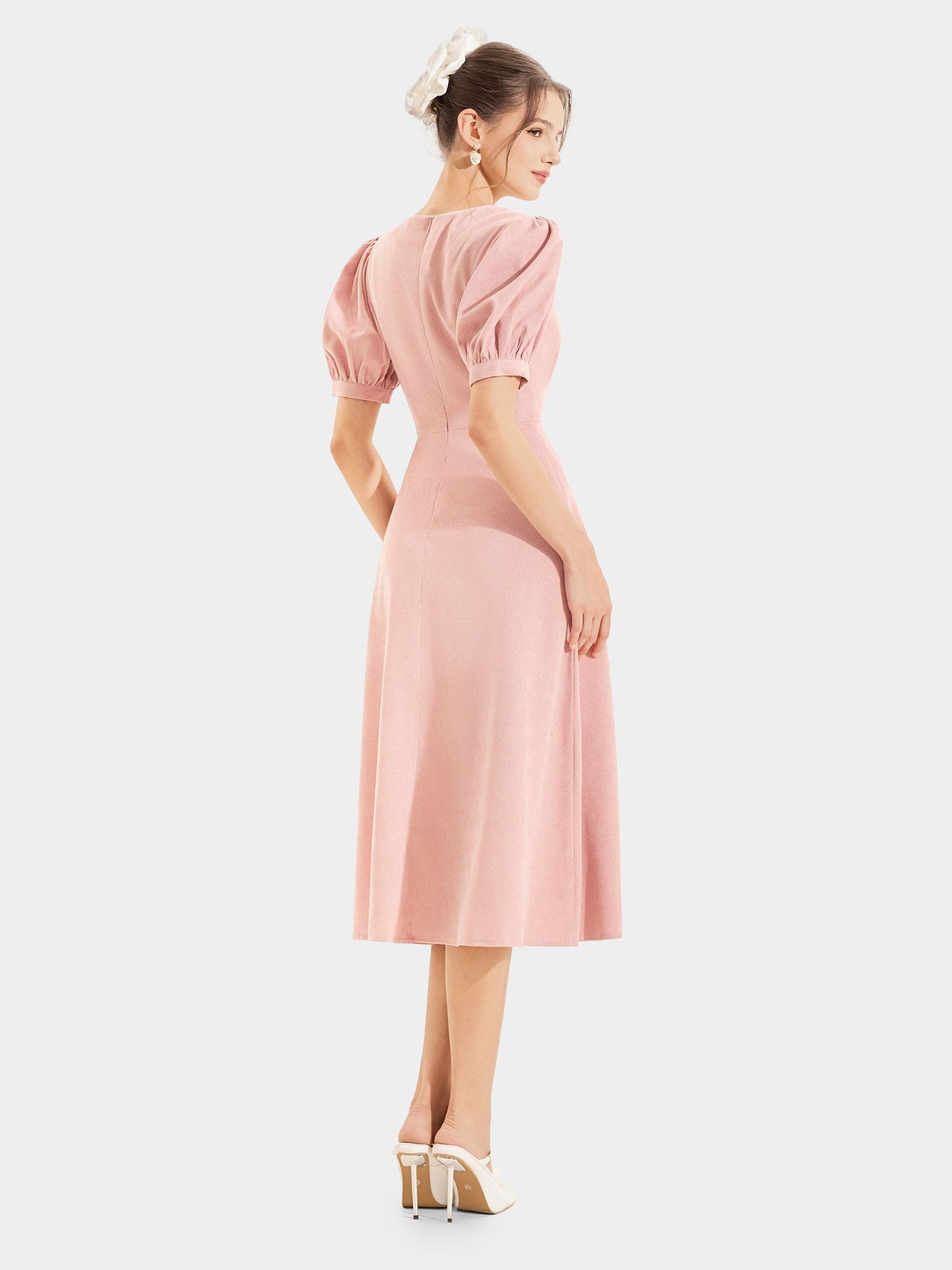  Đầm nhung midi tay phồng cổ tròn phối ren 