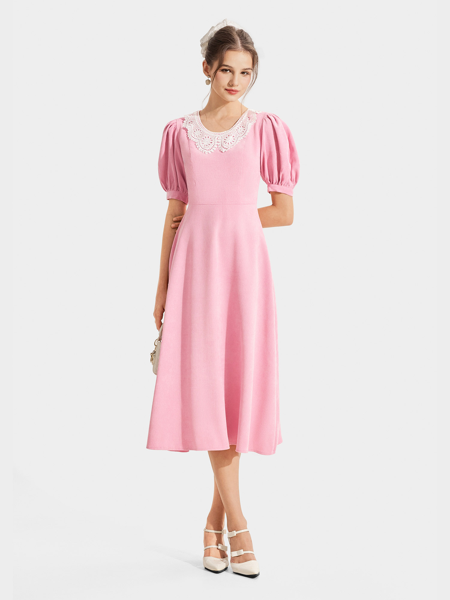 Đầm nhung midi tay phồng cổ tròn phối ren