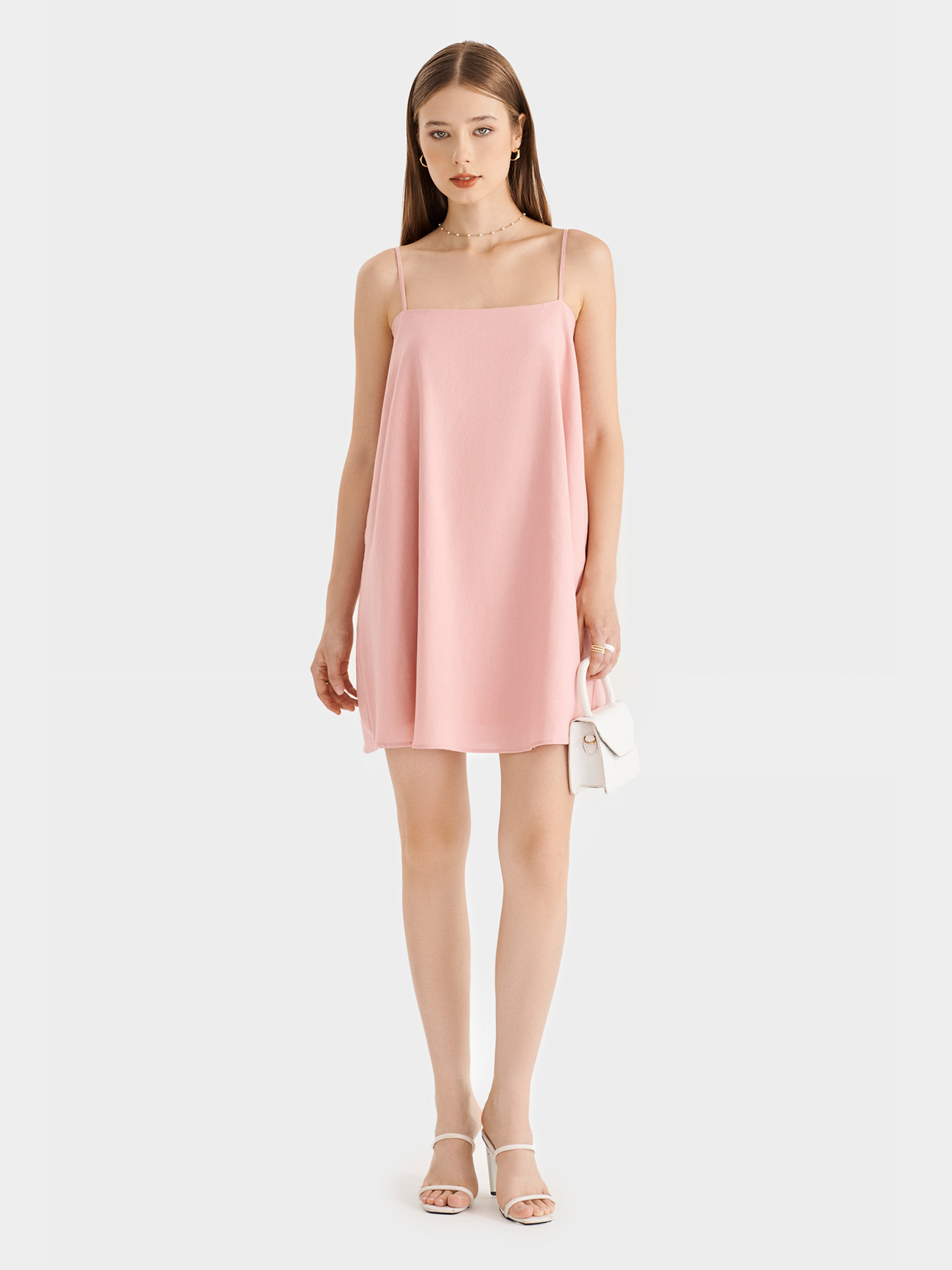 Đầm linen 2 dây form suông hở lưng thắt nơ