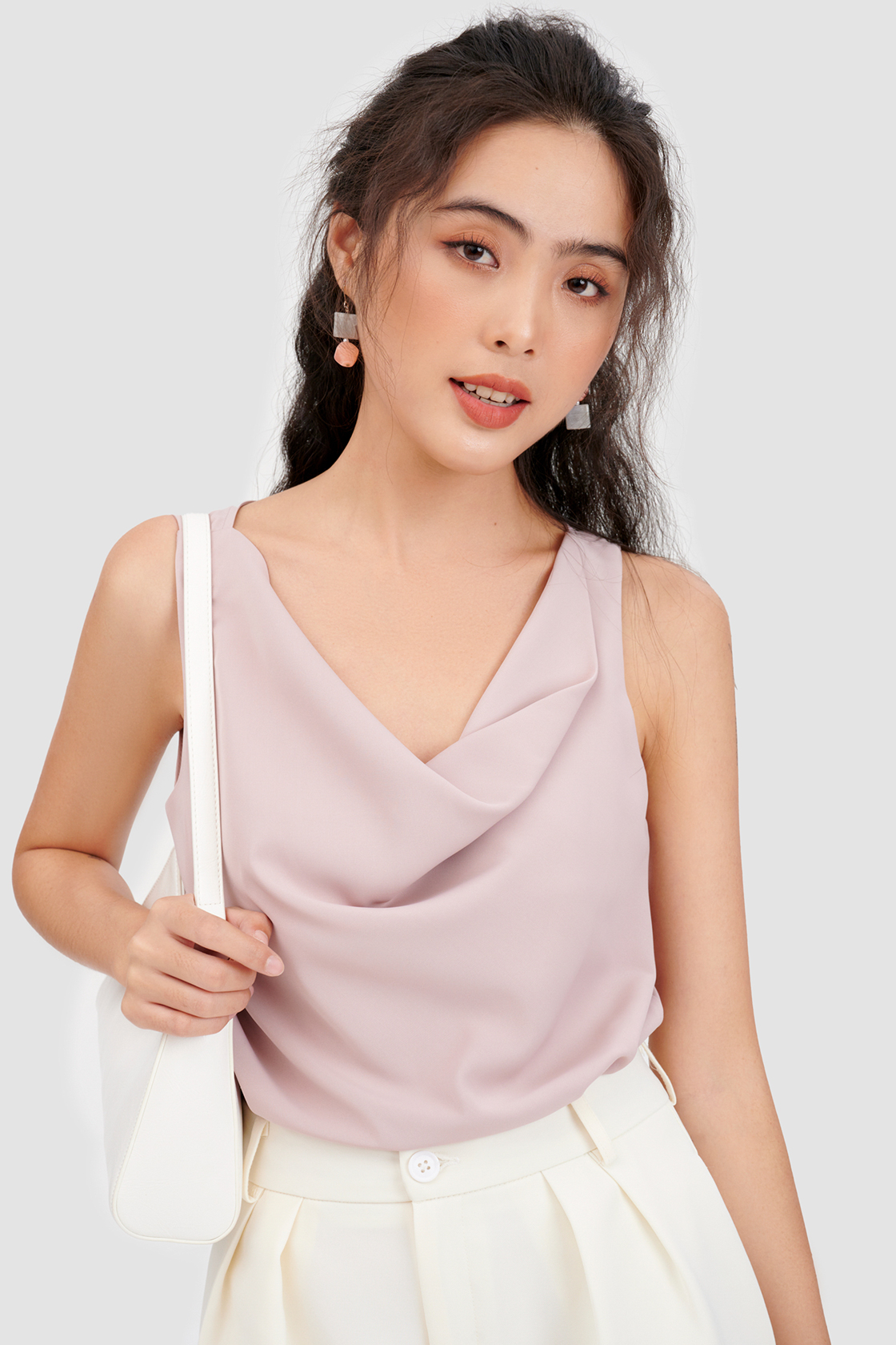 Áo basic cổ đổ sát nách