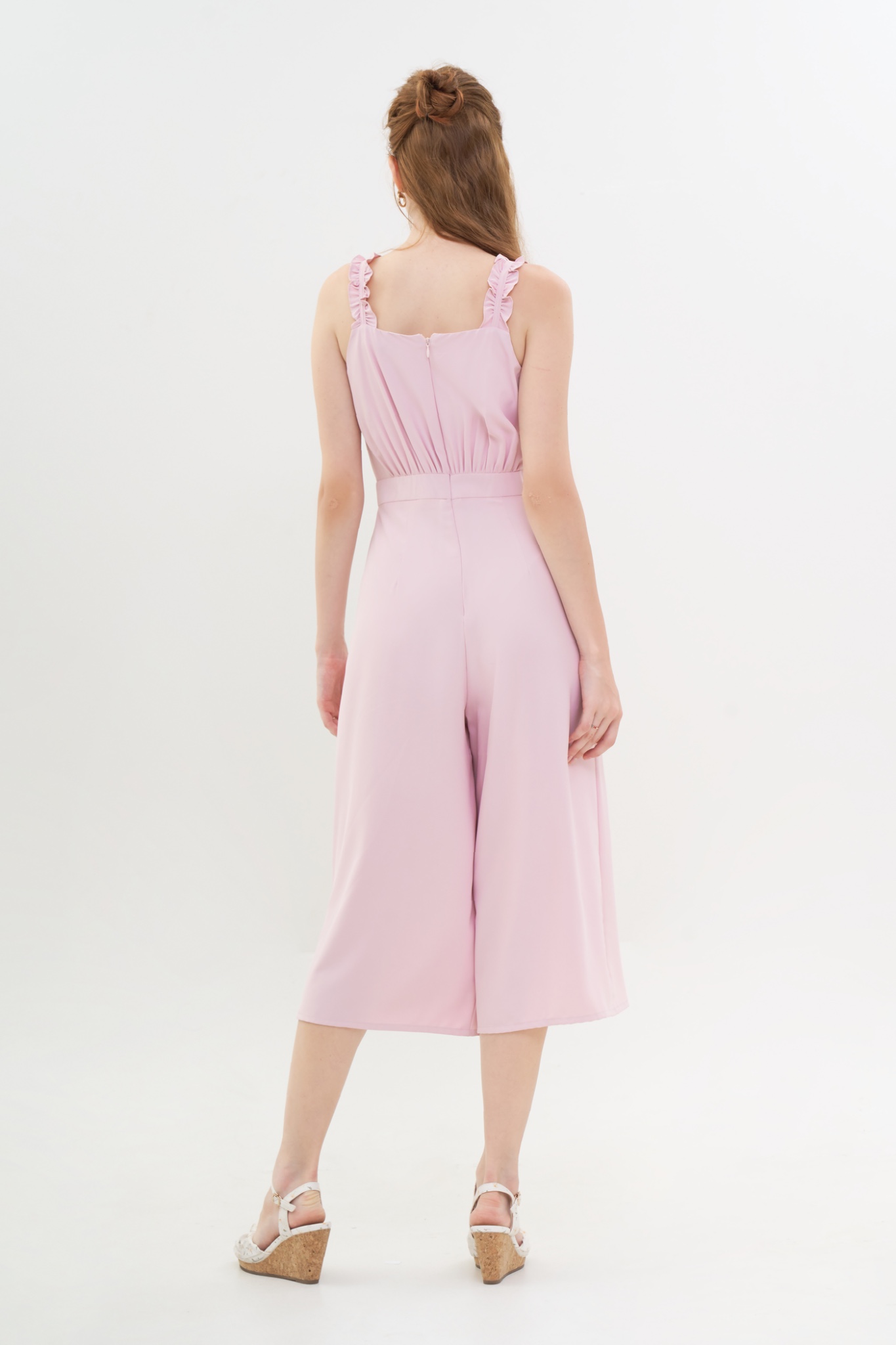 Jumpsuit dây vai nhún ngực