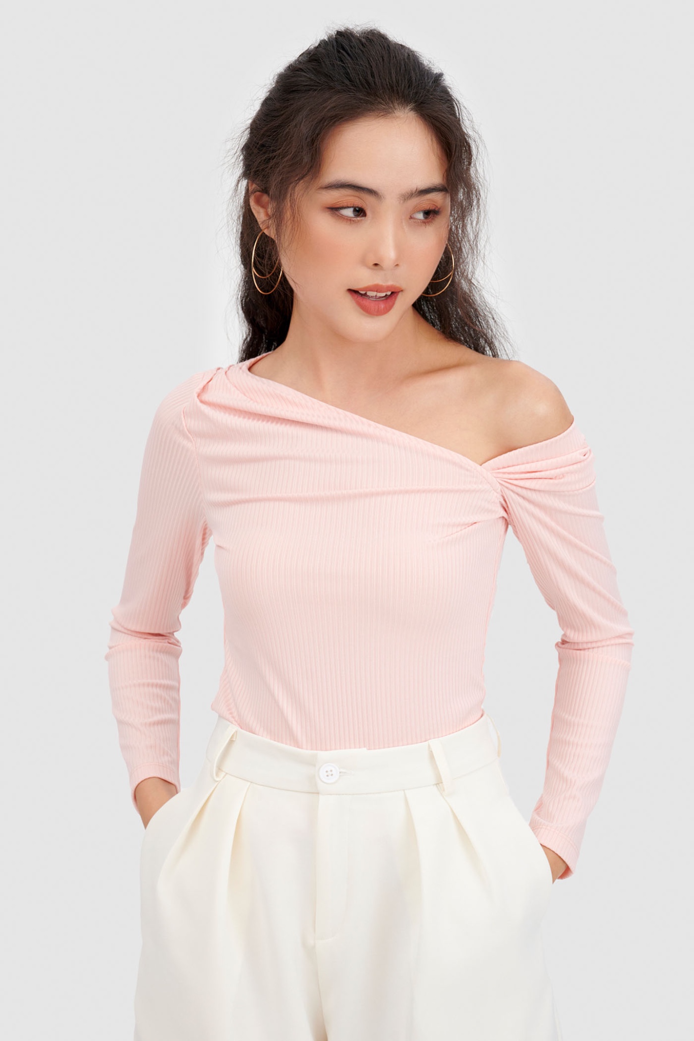 Áo knit tay dài lệch vai