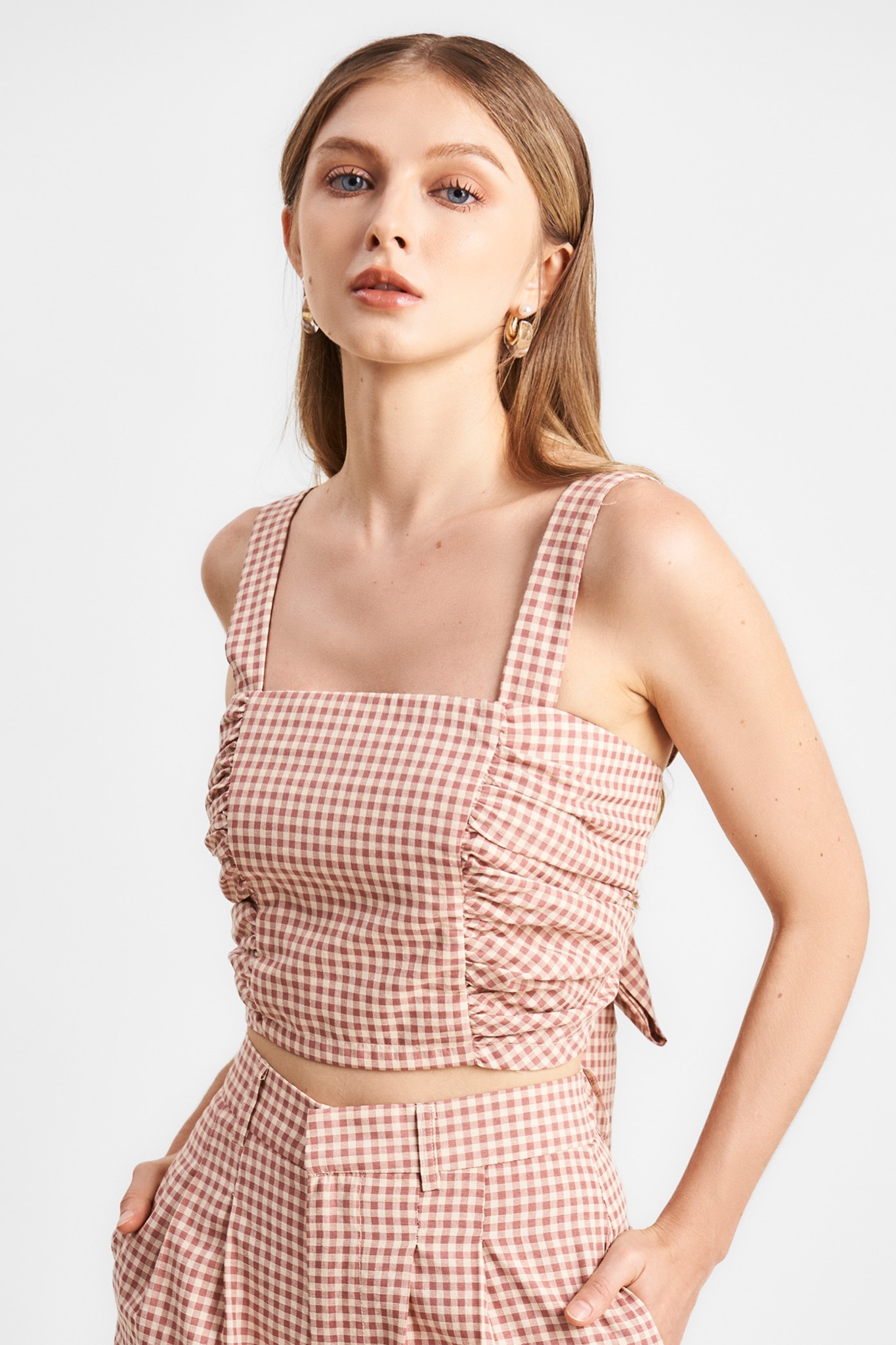 Áo crop top gingham nơ sau