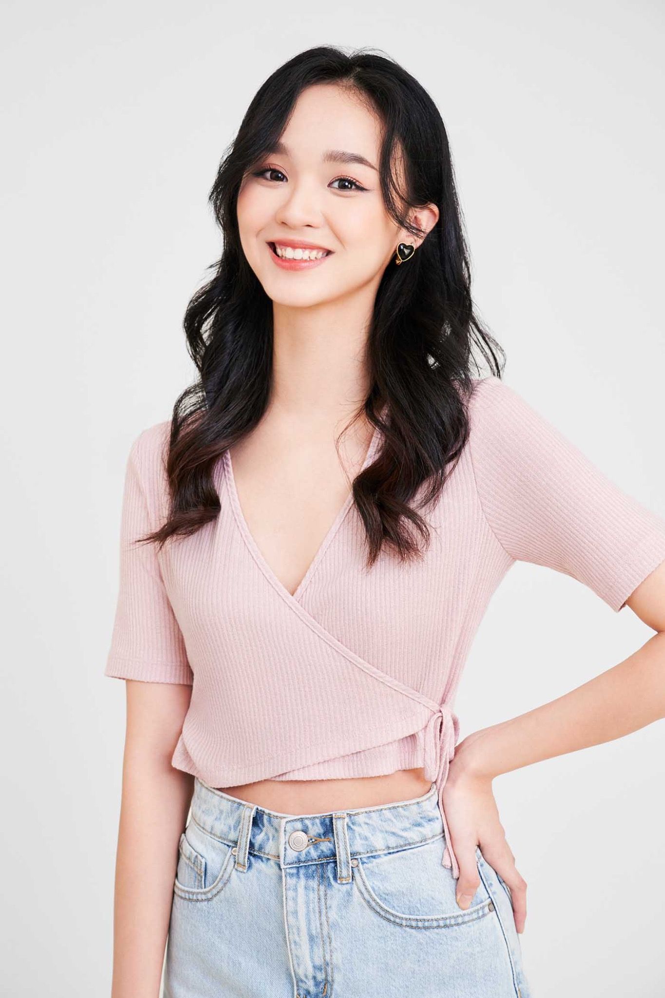  Áo thun crop wrap cột dây nơ 