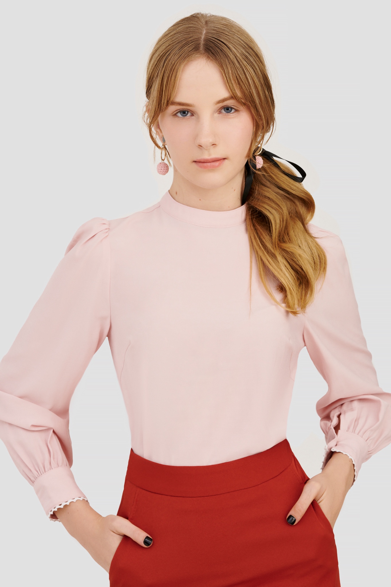 Áo blouse tay dài viền ren nhí