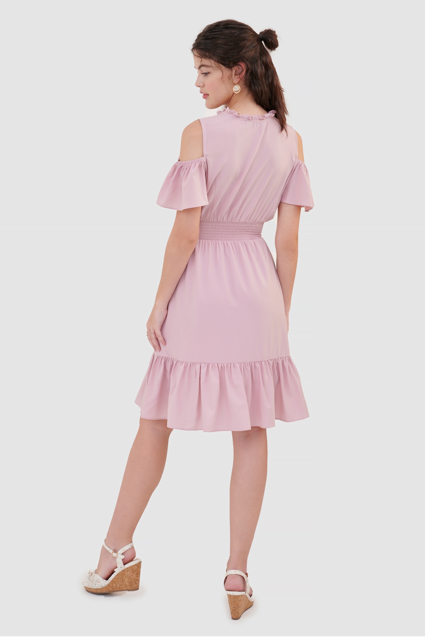 Đầm cutout vai smocking eo