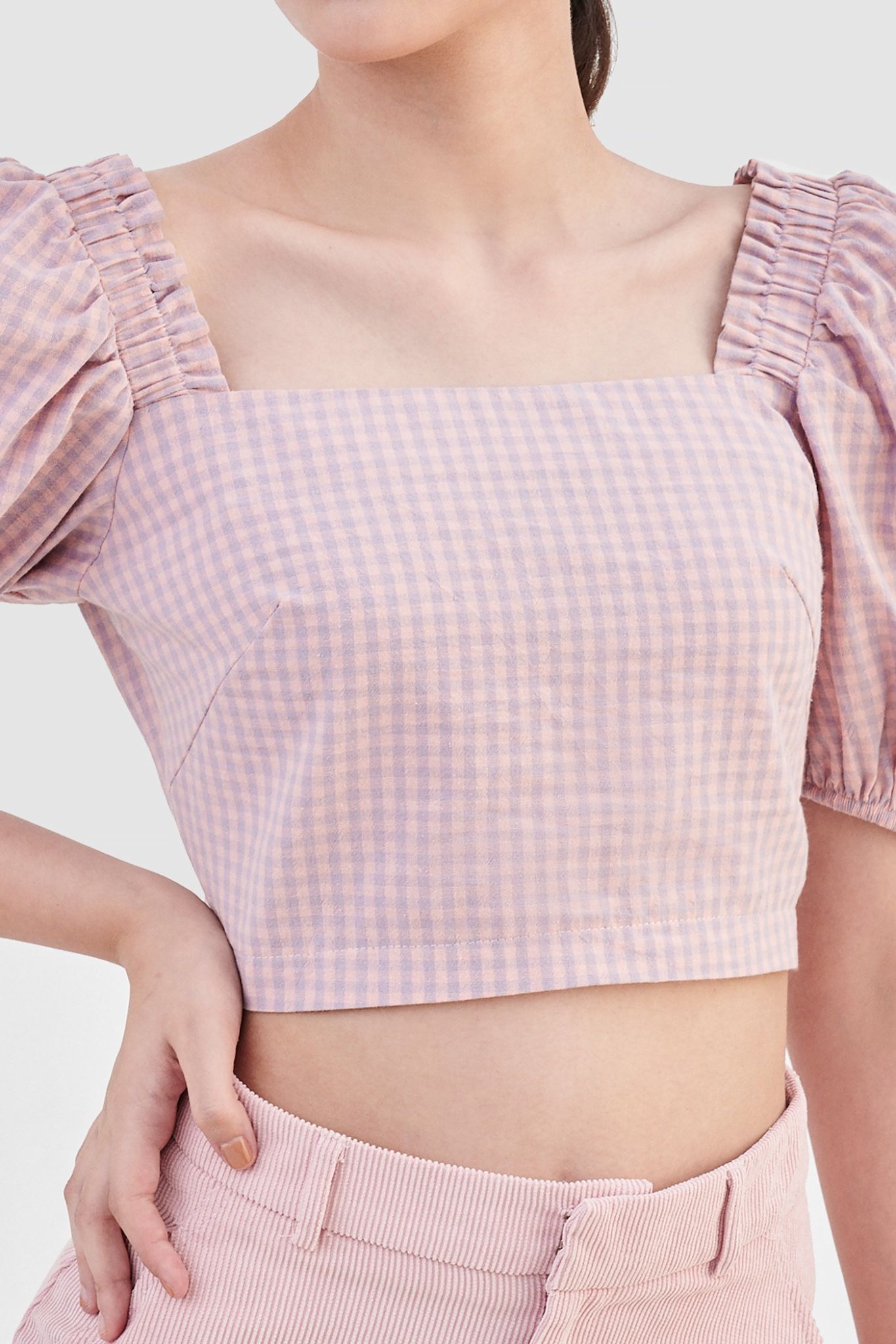  Áo kiểu crop tay phồng hoạ tiết gingham 