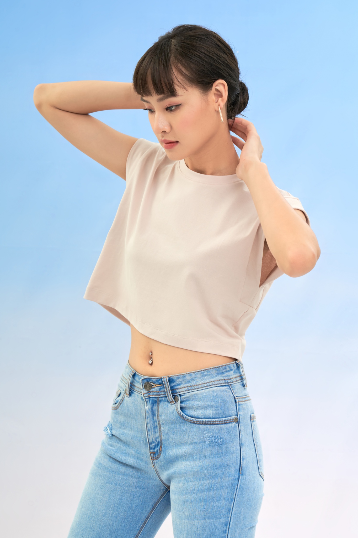 Áo thun crop top tay con
