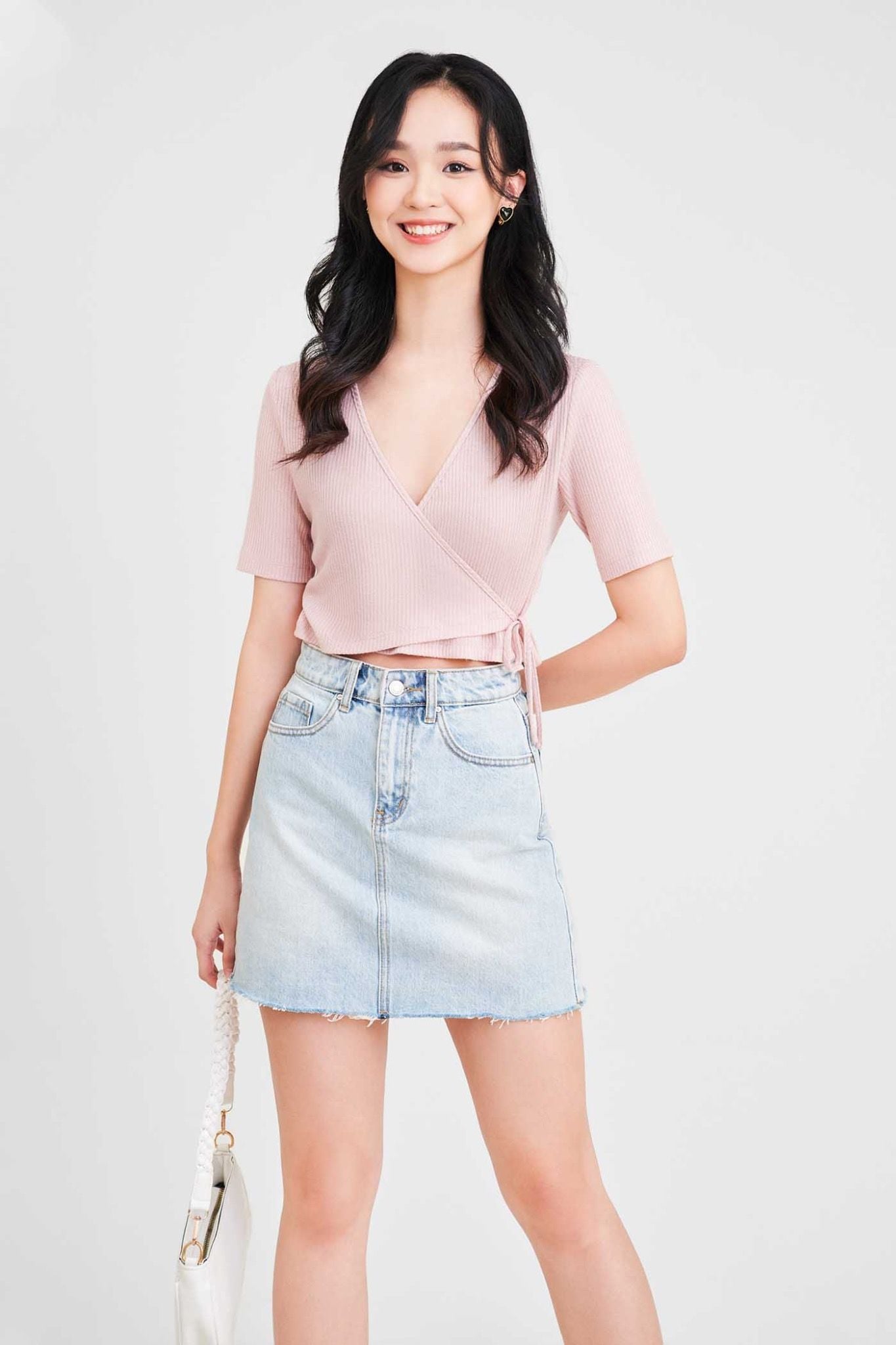  Áo thun crop wrap cột dây nơ 