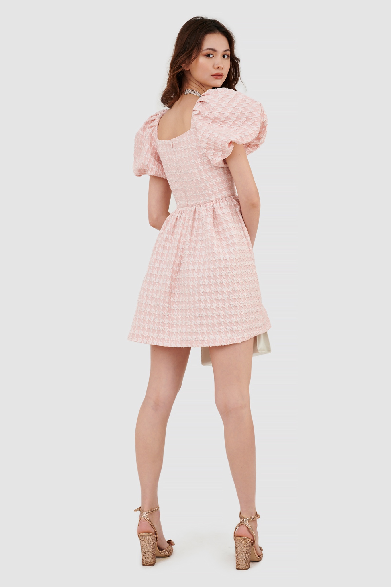 Đầm tay phồng hoạ tiết houndstooth