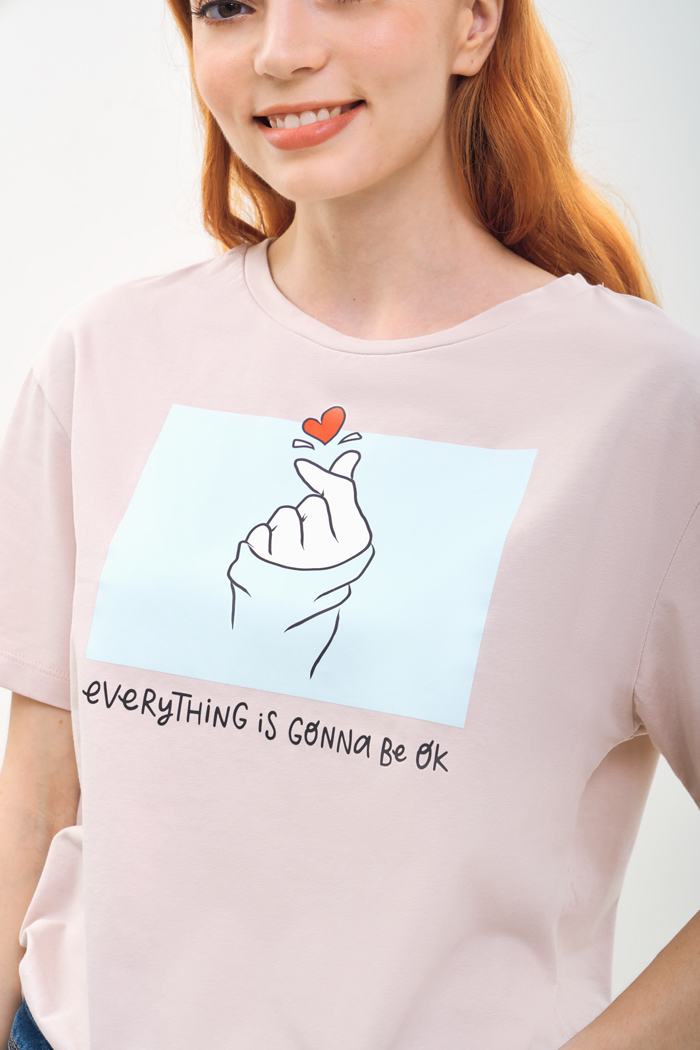 Áo thun relax graphic everything is gonna be ok
