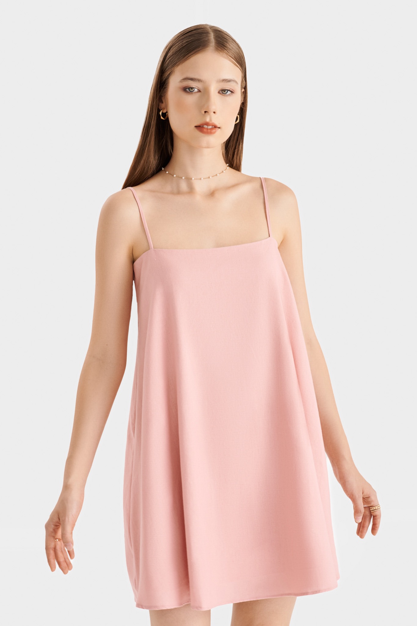 Đầm linen 2 dây form suông hở lưng thắt nơ